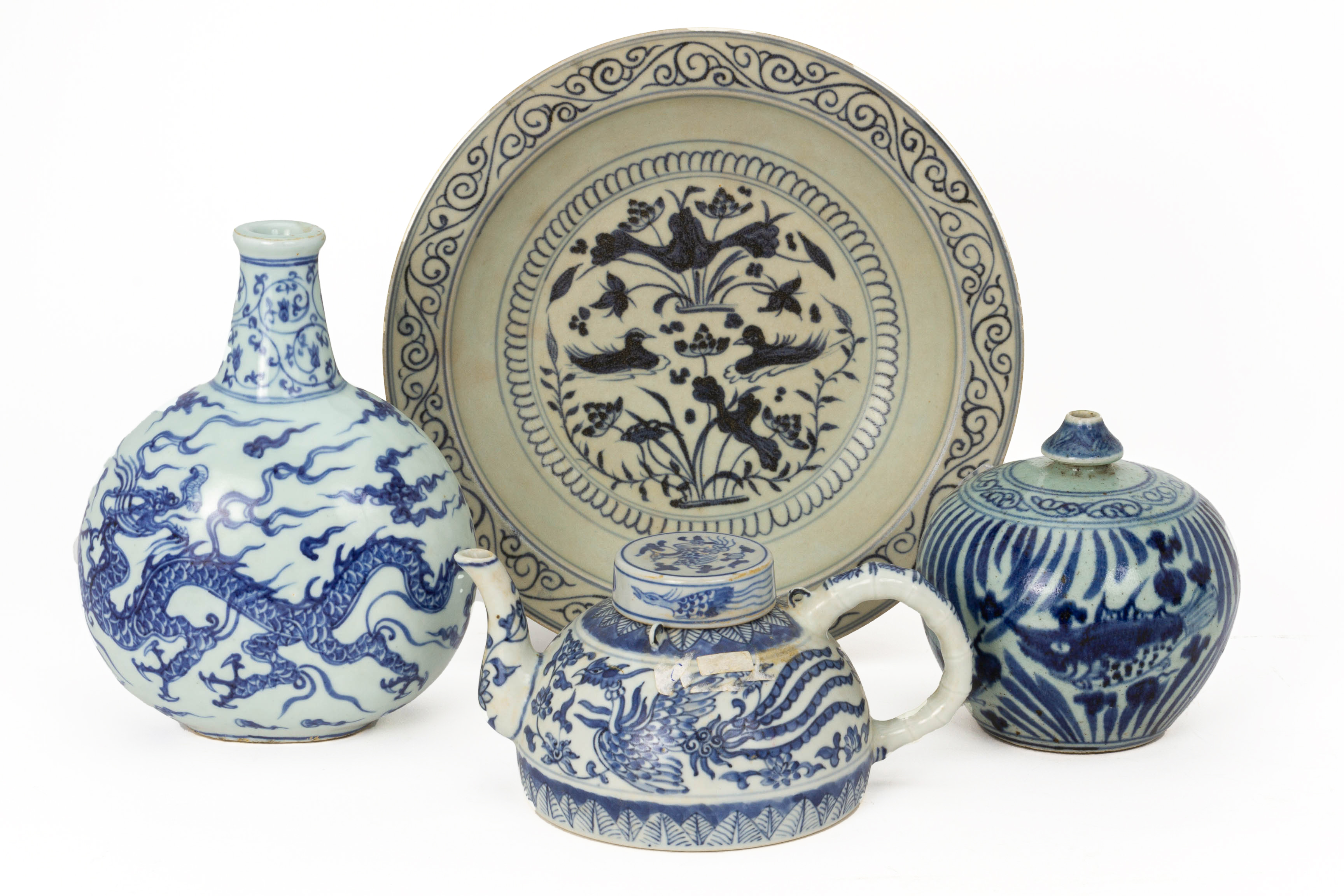 A GROUP OF SEVEN BLUE AND WHITE PORCELAIN ITEMS - Image 2 of 3
