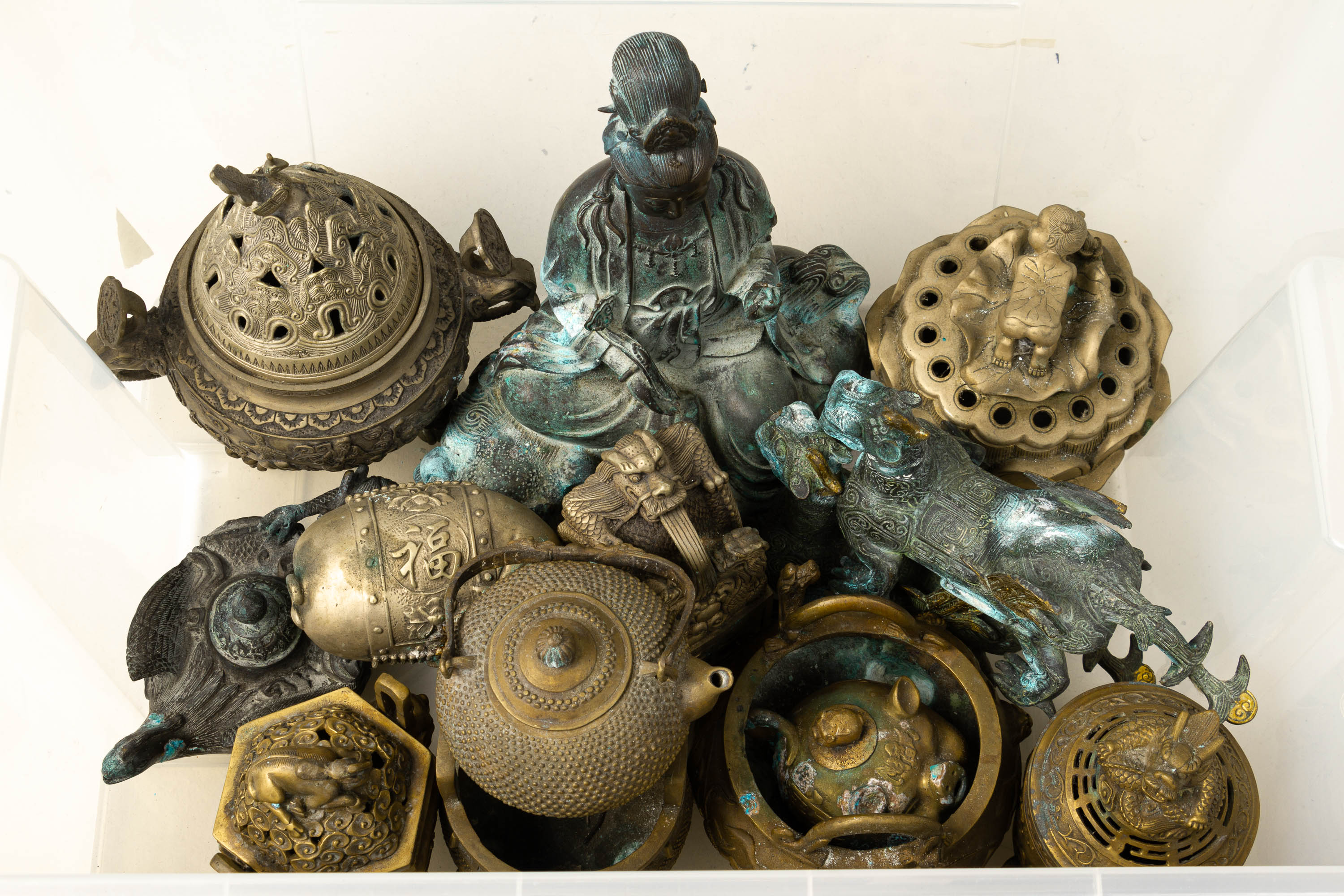 A LARGE QUANTITY OF ASSORTED METALWARE ITEMS - Image 3 of 5