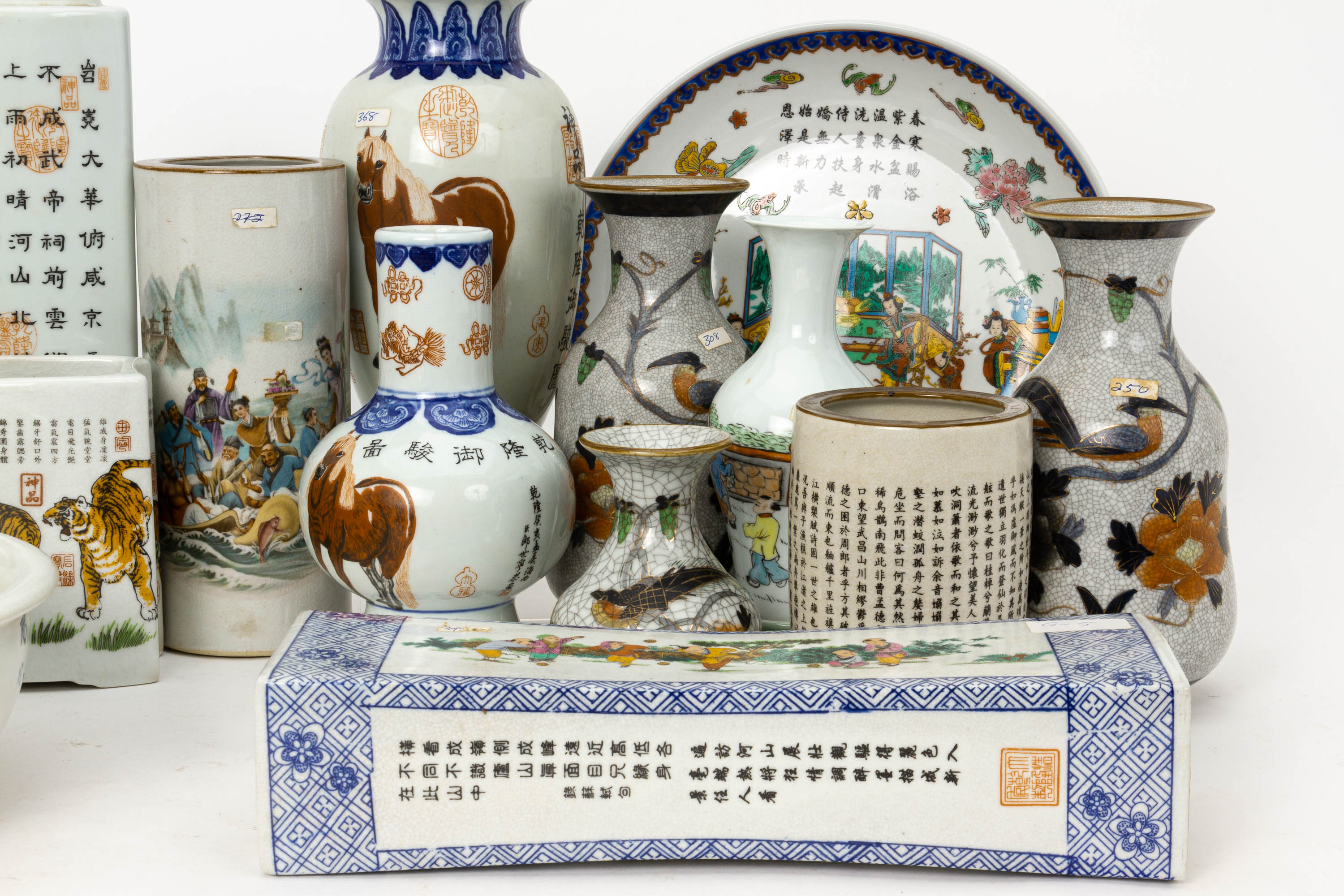 A LARGE GROUP OF CHINESE TRANSFER PRINTED CERAMICS - Image 2 of 3