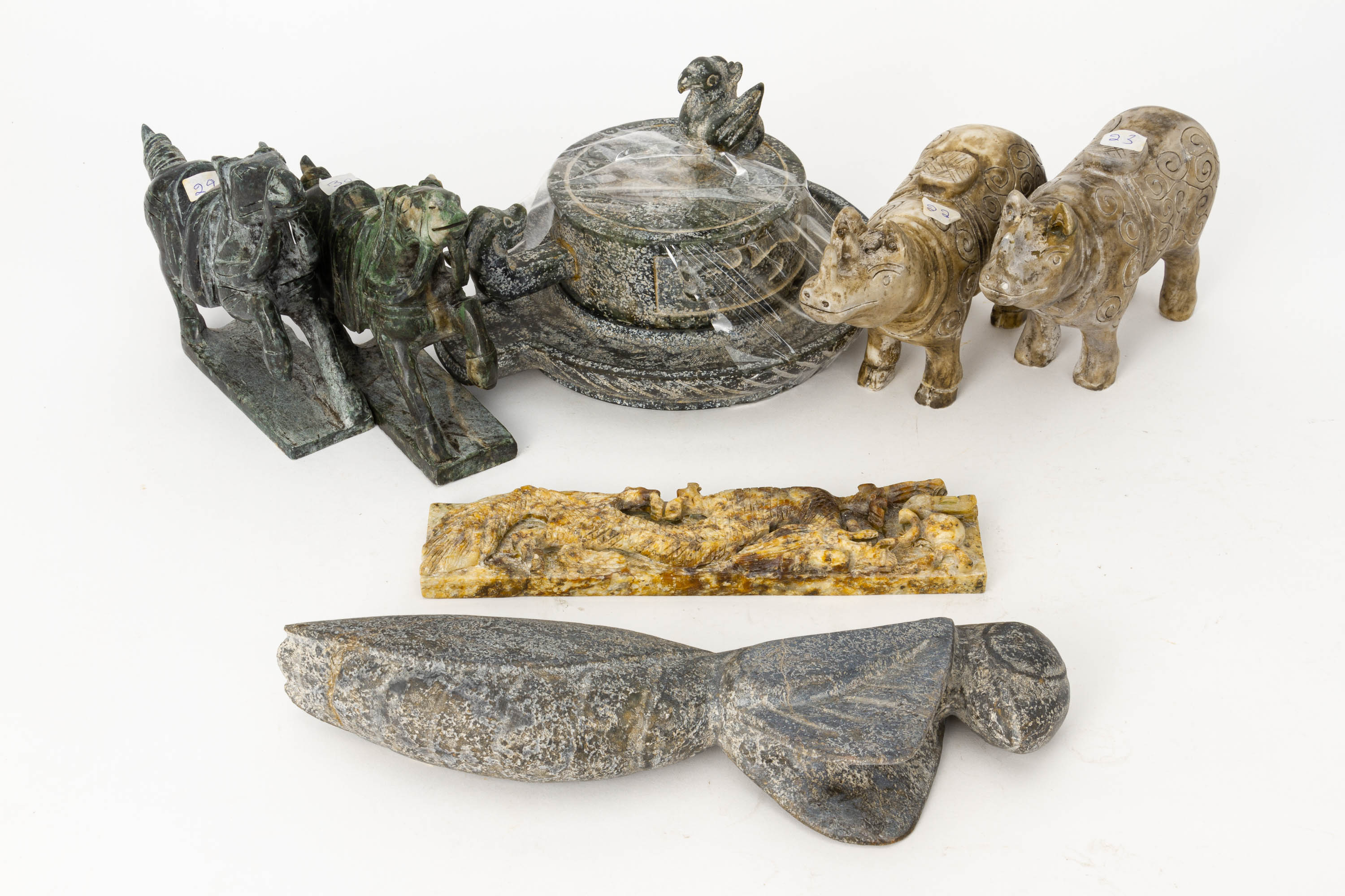 A QUANTITY OF ASSORTED CHINESE STONE CARVINGS - Image 3 of 3