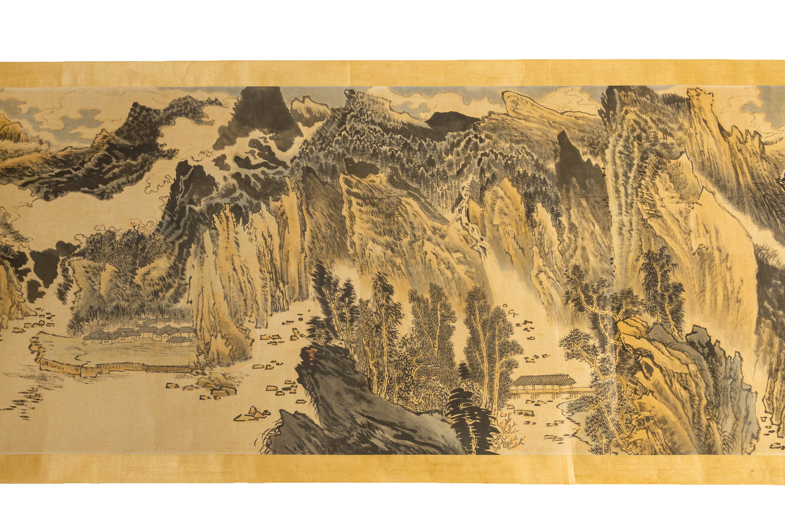 A VERY LONG CHINESE LANDSCAPE SCROLL - Image 3 of 5