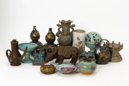 A GROUP OF ASSORTED CHINESE CERAMICS