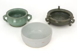 THREE VARIOUS CHINESE CERAMIC DISHES