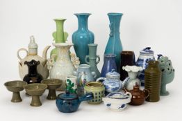 A LARGE GROUP OF ASSORTED CHINESE CERAMICS