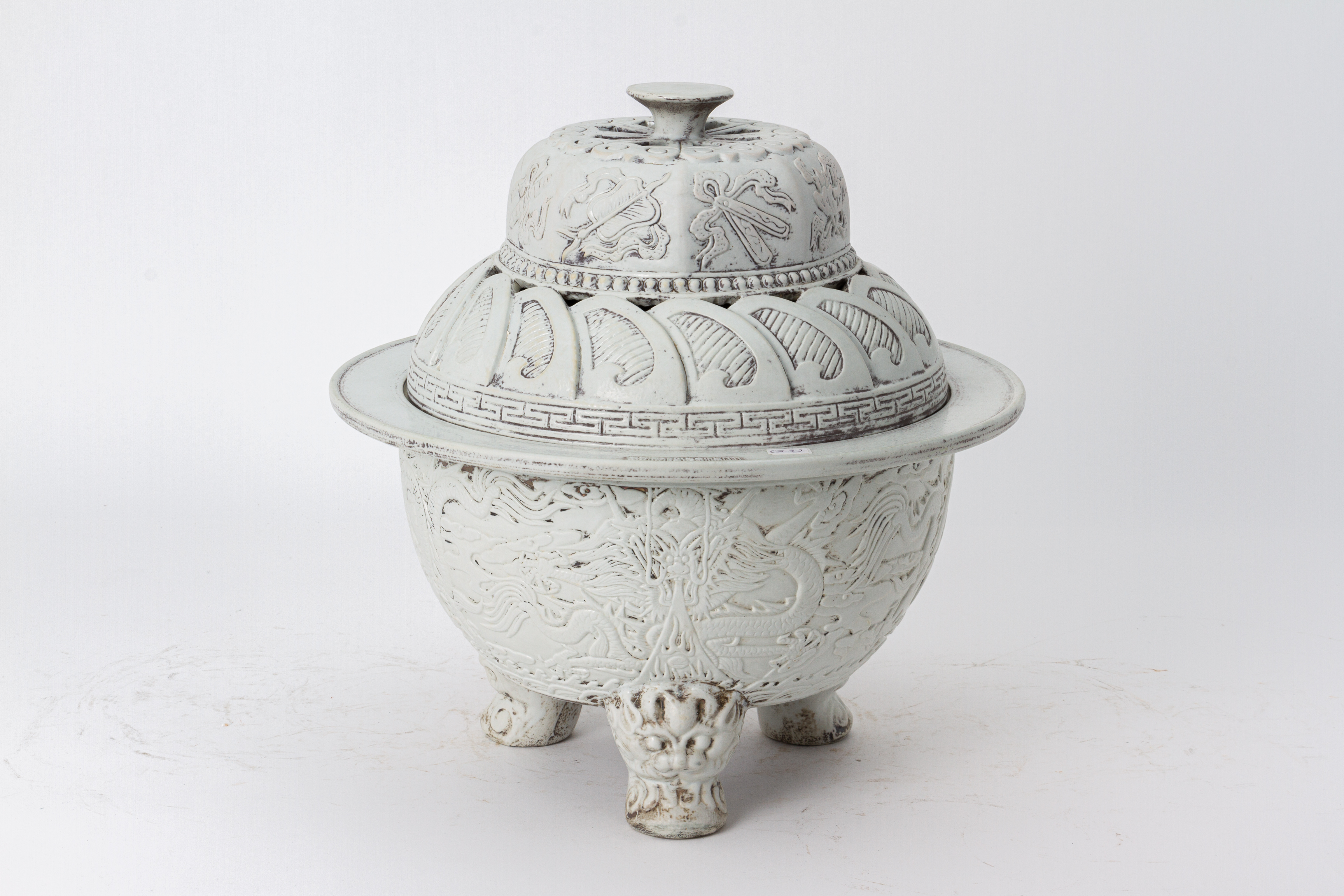 A WHITE GLAZED RELIEF MOULDED TRIPOD CENSER - Image 2 of 14