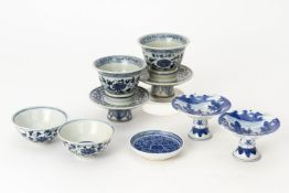A GROUP OF SMALL BLUE AND WHITE PORCELAIN ITEMS