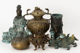 A LARGE QUANTITY OF ASSORTED METALWARE ITEMS