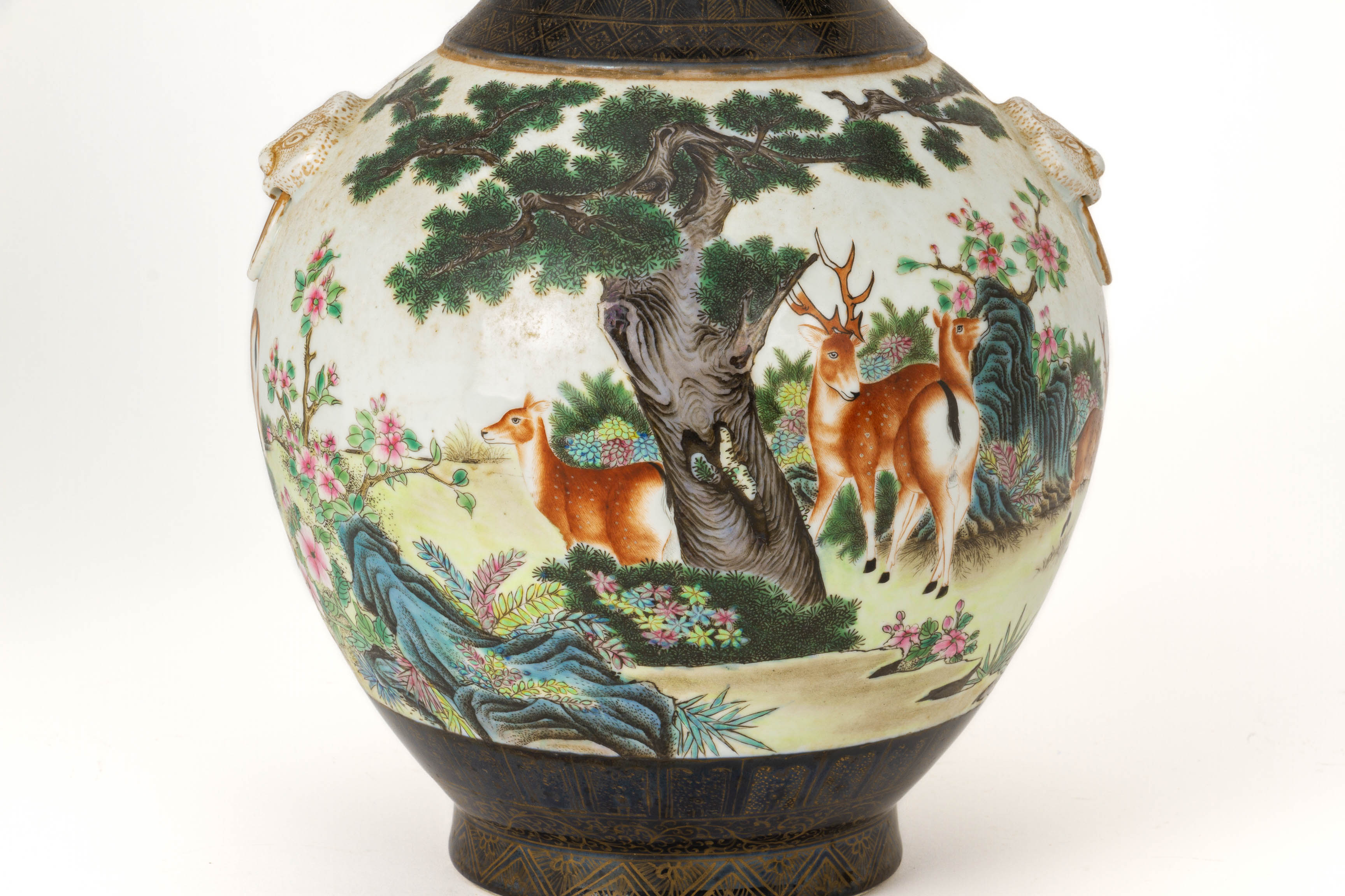 A GROUP OF THREE CHINESE PORCELAIN VASES - Image 2 of 3