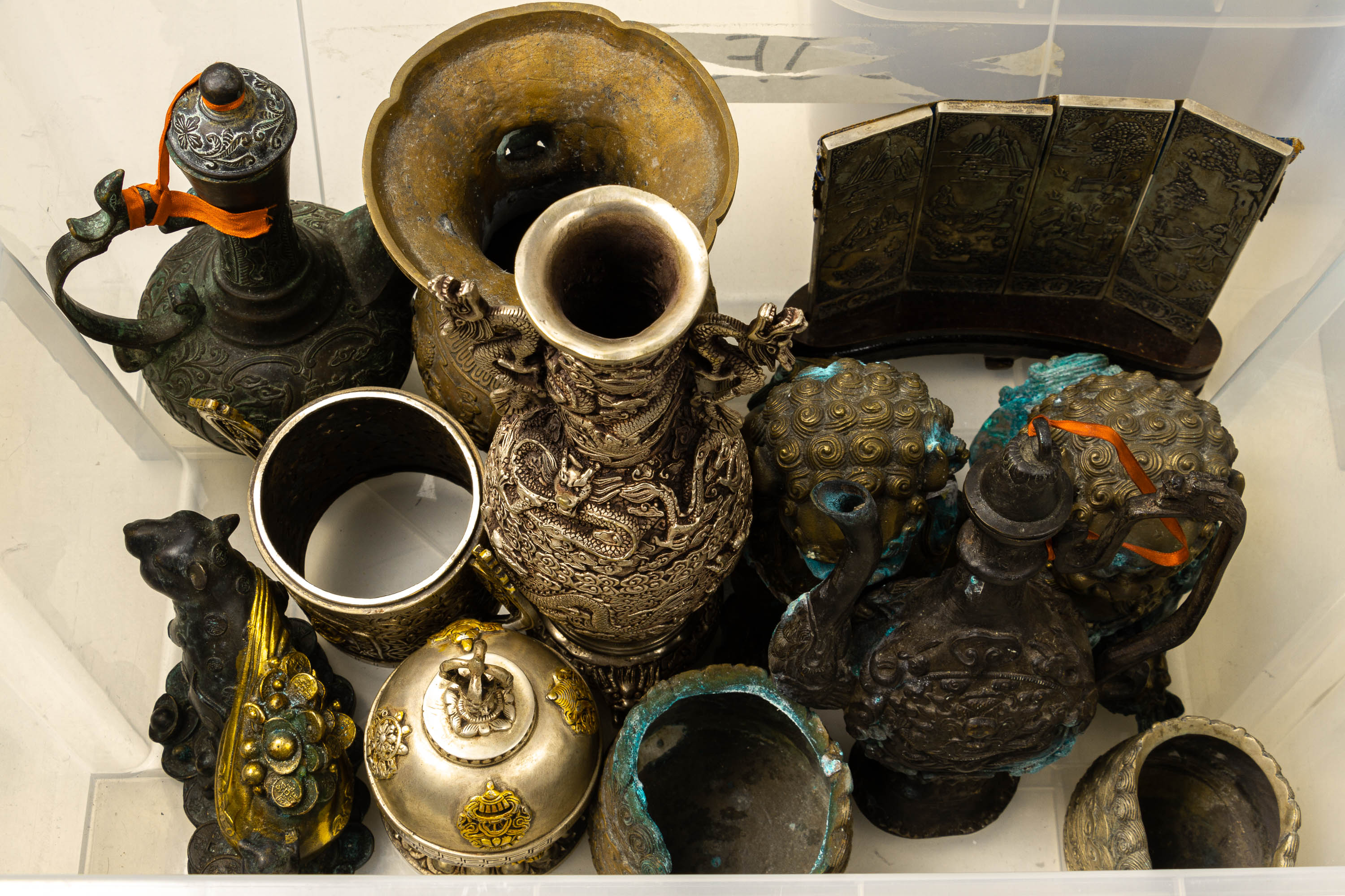 A LARGE QUANTITY OF ASSORTED METALWARE ITEMS - Image 5 of 5