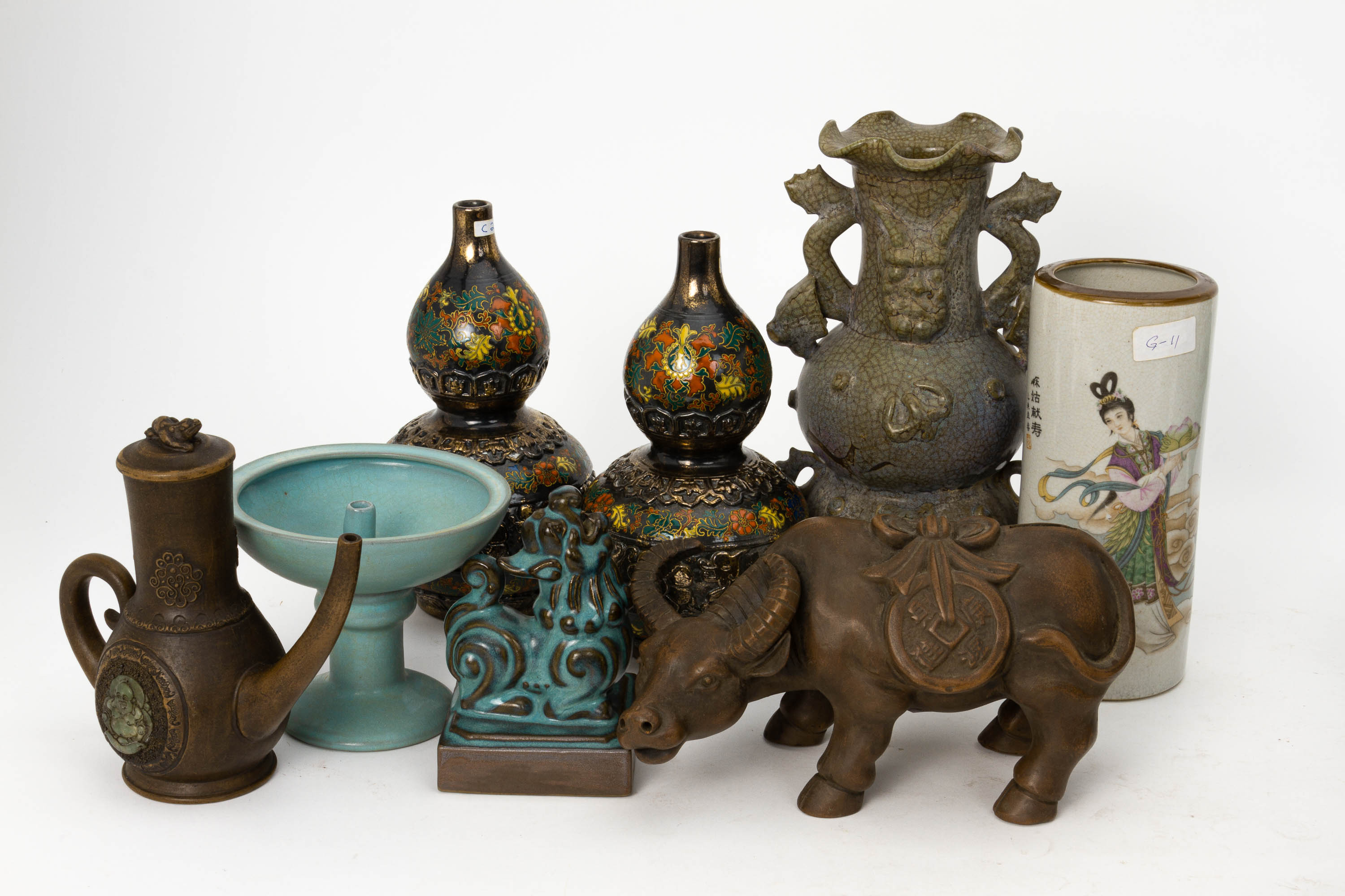 A GROUP OF ASSORTED CHINESE CERAMICS - Image 2 of 3
