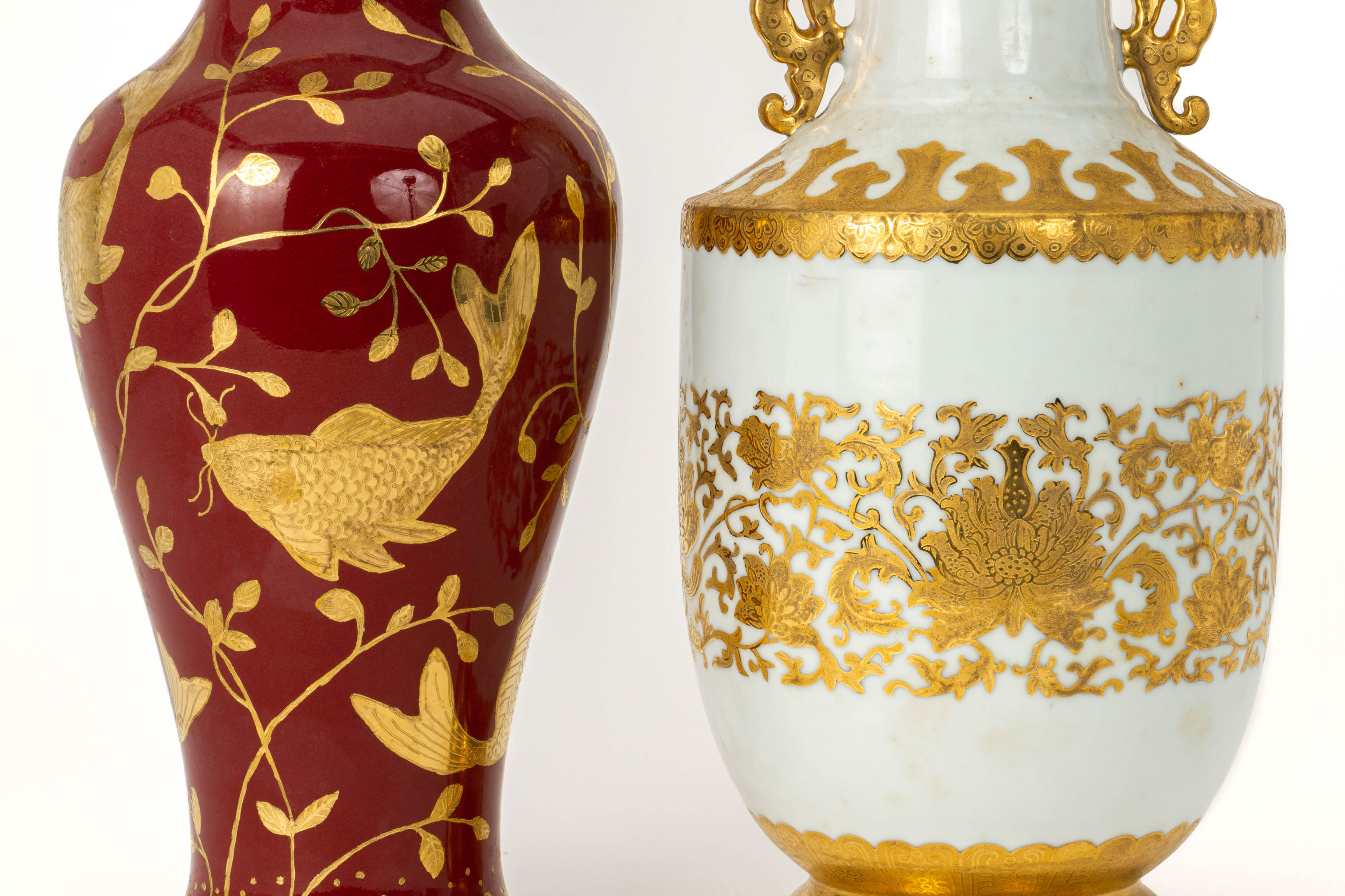A GROUP OF THREE CHINESE PORCELAIN VASES - Image 3 of 3