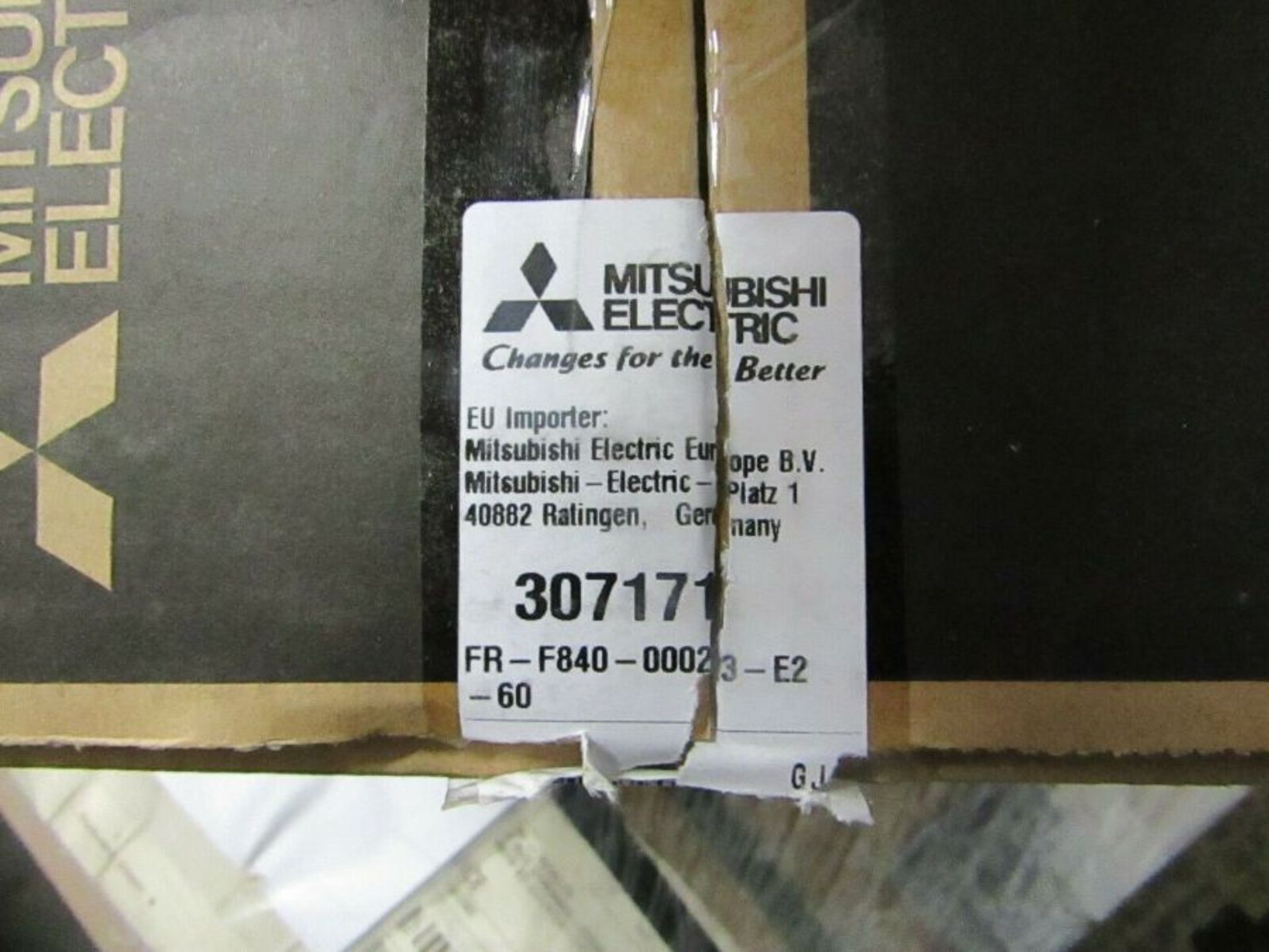 Mitsubishi Inverter Drive 3-Phase 50/60Hz Out 0.75kW,400Vac 2.3A FR-F800 1809445 - Image 2 of 3