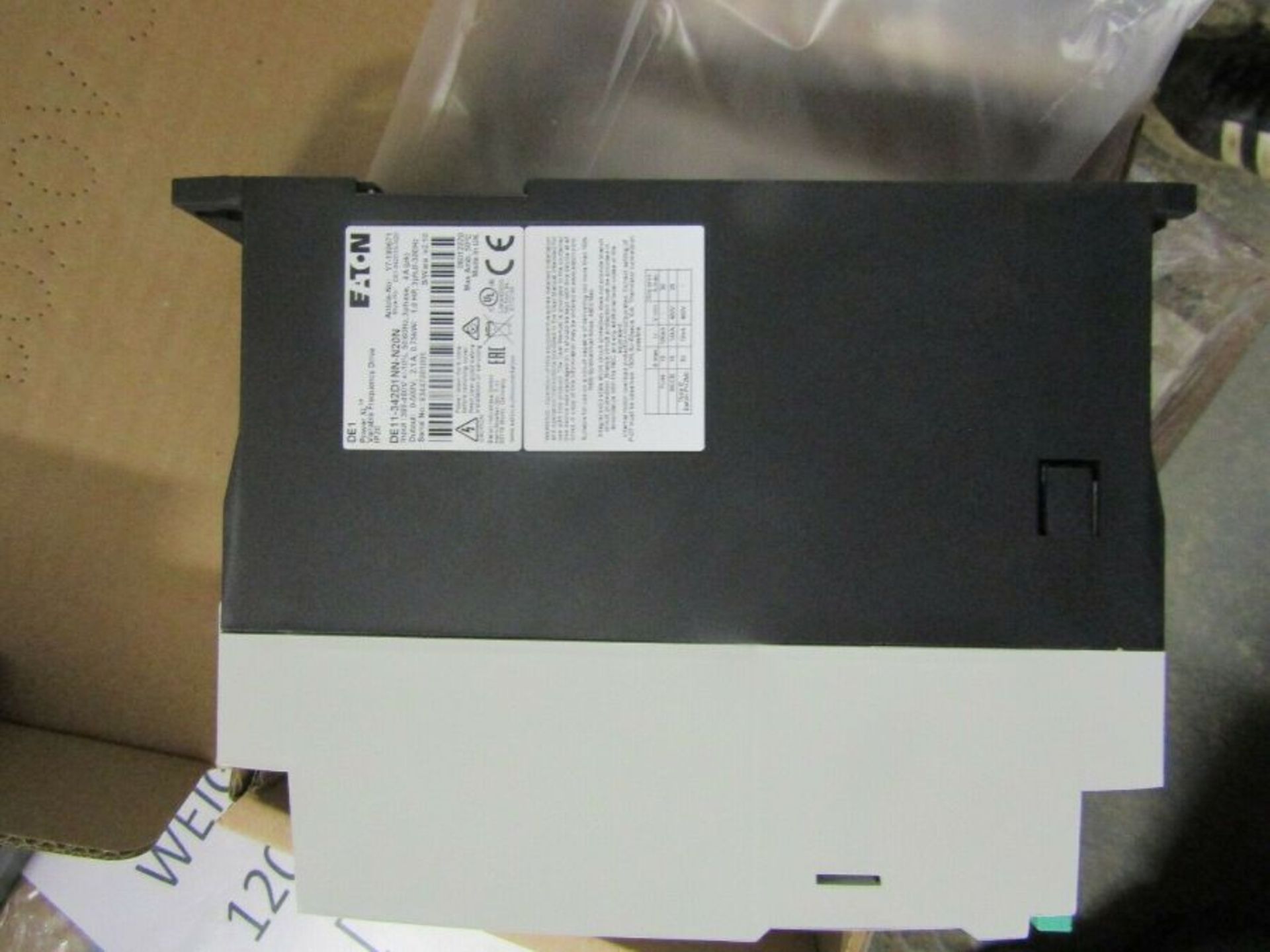 Eaton Variable Speed Starter 3-Phase In 60Hz 0.75kW 480Vac 2.1A DE11 tbl 1675076 - Image 2 of 3