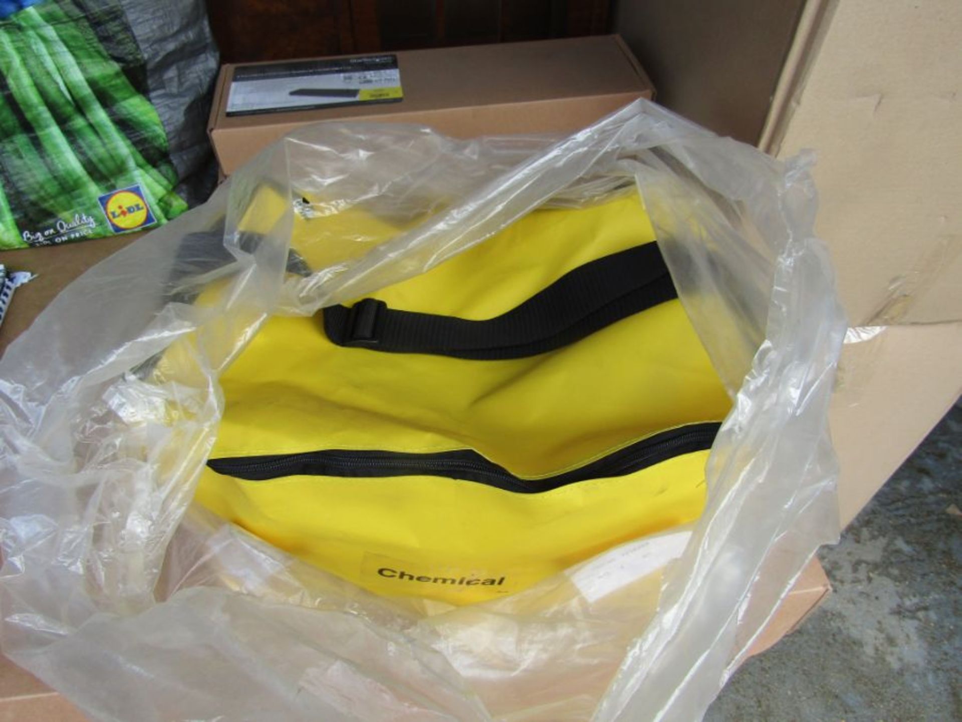 35 Litre Chemical Spill Kit BL1 7716484 - Image 2 of 3