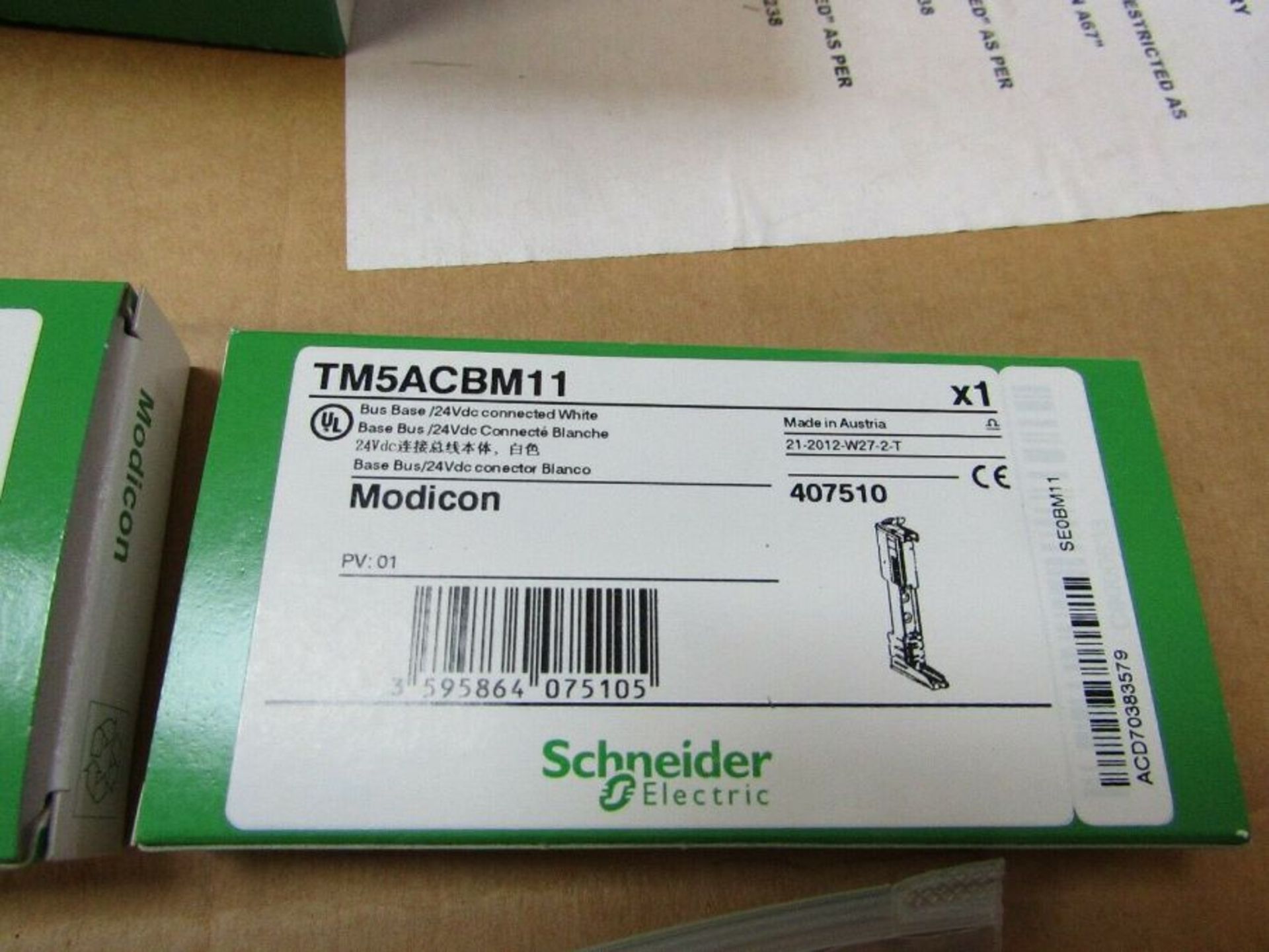 Schneider Electric TM5 M258 PLC I/O Analogue Module Kit - TM5SAO4LK S3 7702491 - Image 4 of 6