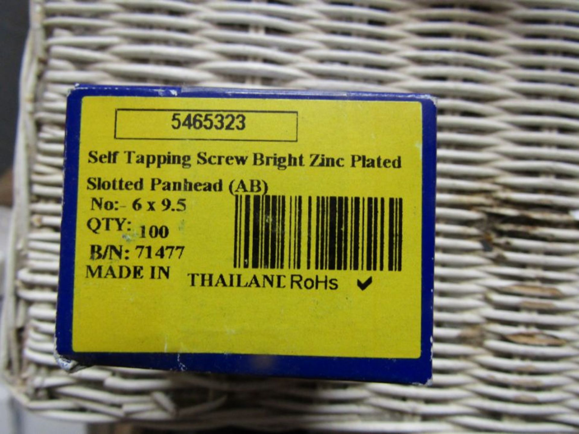 39 boxes of 100 Bright Zinc Plated Steel Pan Head Self Tapping Screw, No 6 x 9.5 5465323