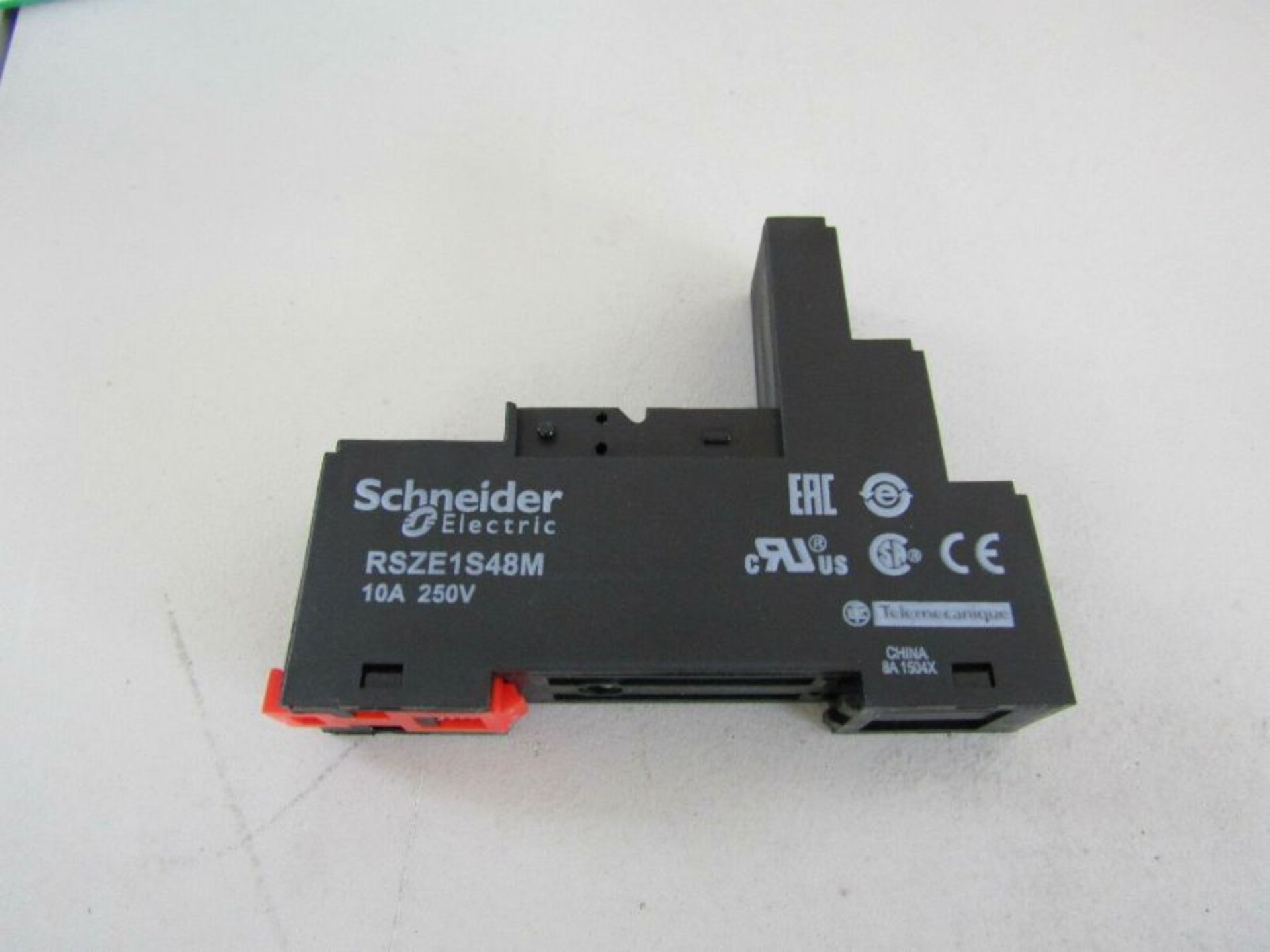 200 x SCHNEIDER RSZE1S48M Relay Socket for RSB Series - (20 boxes of 10) S2 - 8497667 - Image 2 of 3