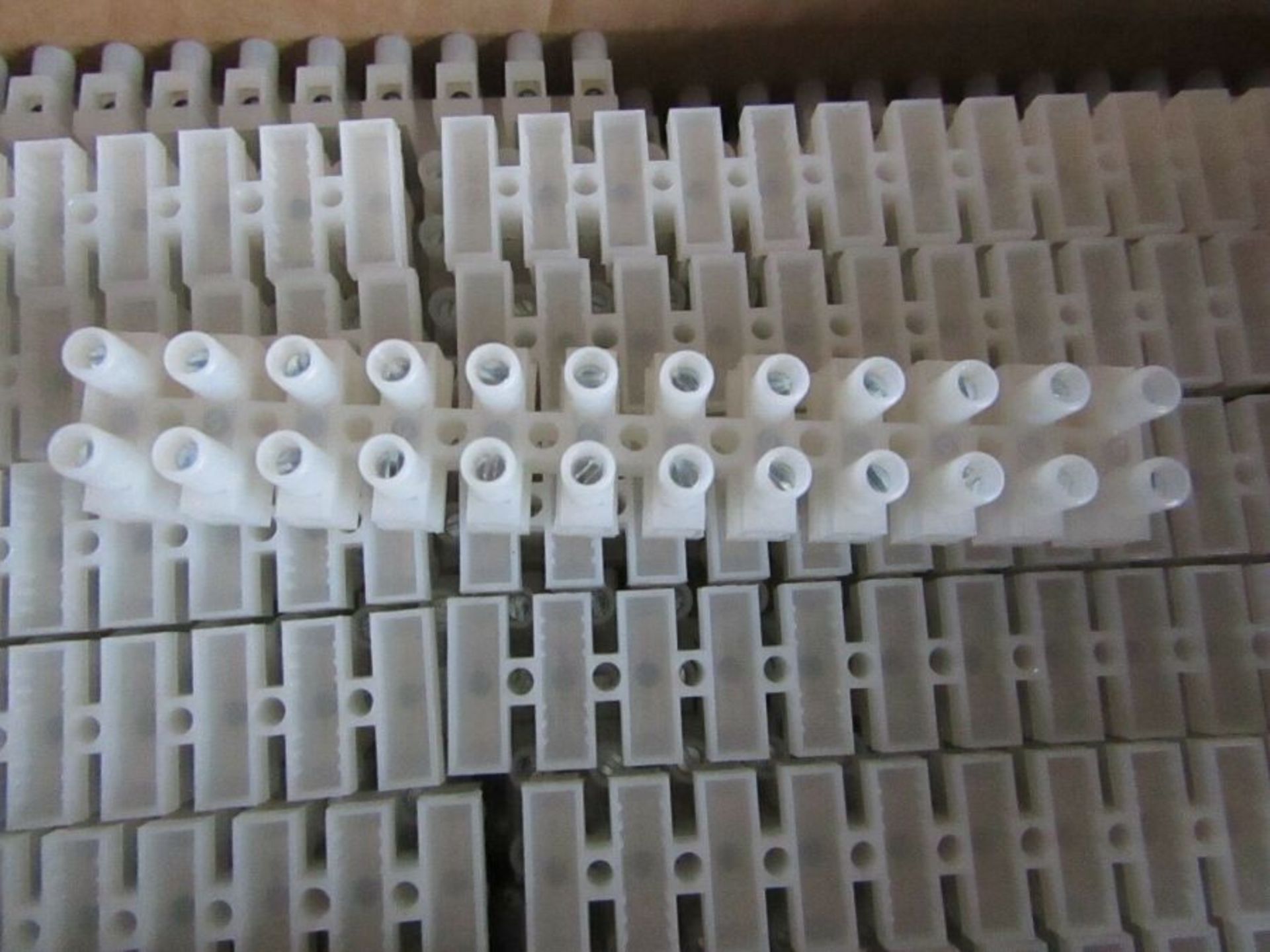 280 x Strips of terminal blocks 2.5mm2 - H9559 3001035451