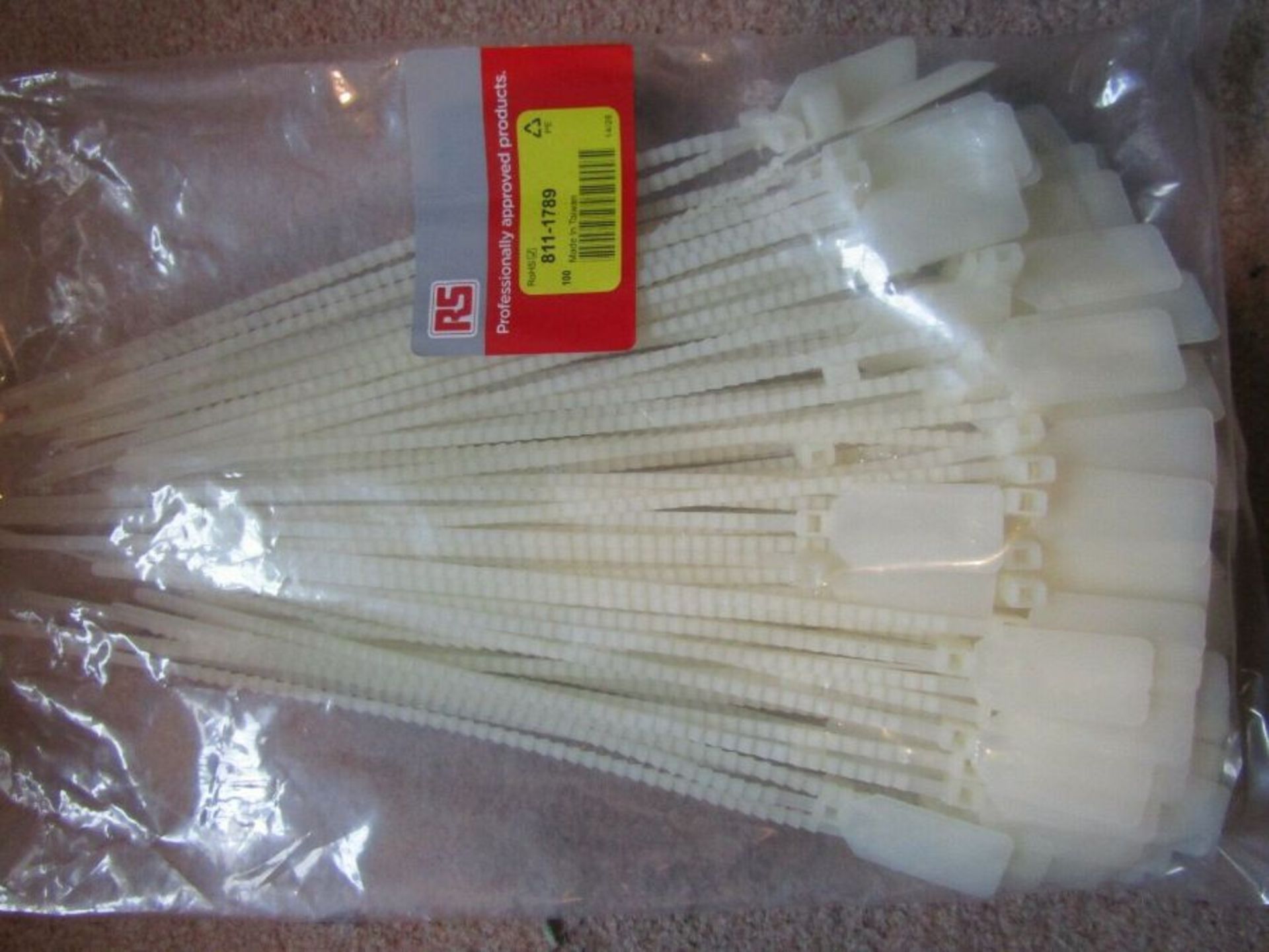 4500 x RS PRO Natural Cable Tie Security Tie Nylon 248.5mm x 3.5 mm 05CL 8111789 - Image 2 of 2