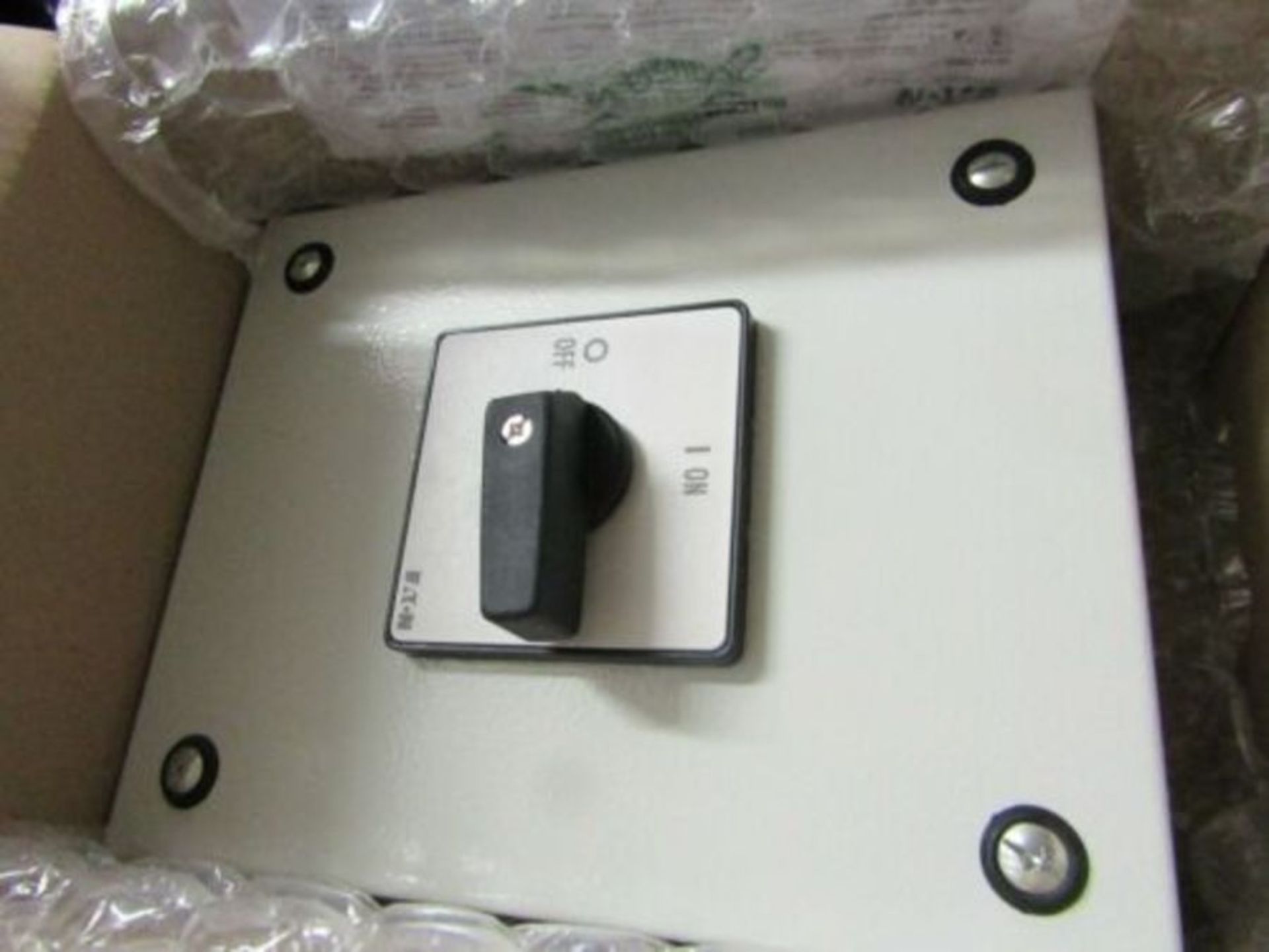 Pallet of Eaton Disconnector Switches + ABB +GCE - 9 lines ebay value of £2.8k - Blkfr - Image 3 of 3