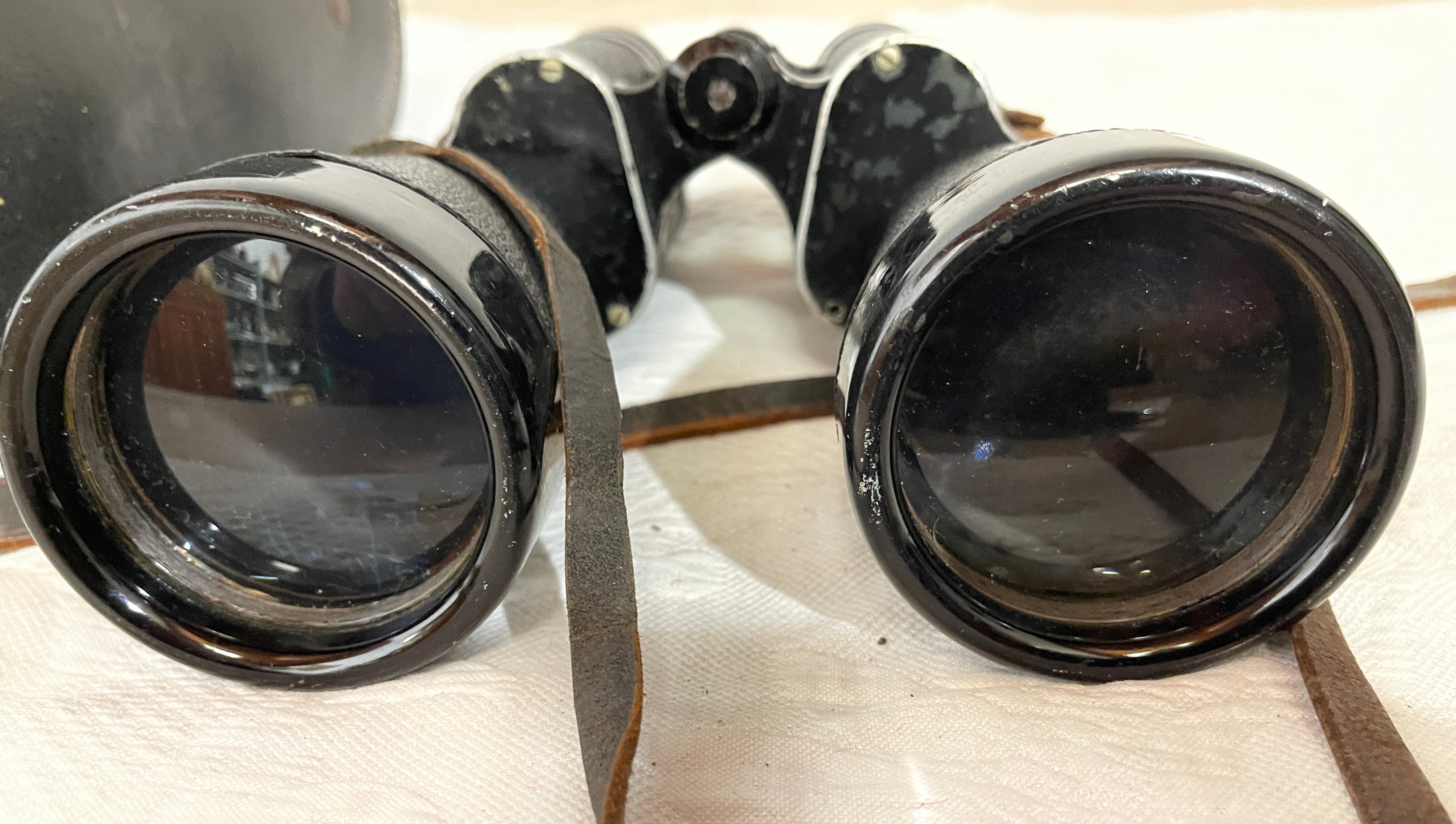 Pair of WW2 German Marine Binoculars 8 x 60 beh with Swastika mark. - Image 8 of 10