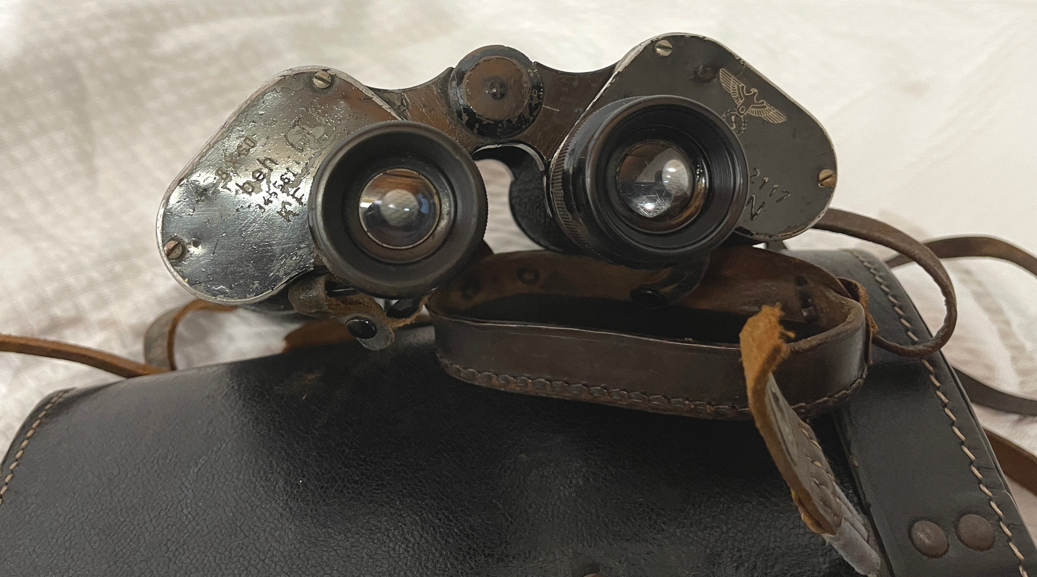 Pair of WW2 German Marine Binoculars 8 x 60 beh with Swastika mark. - Image 2 of 10