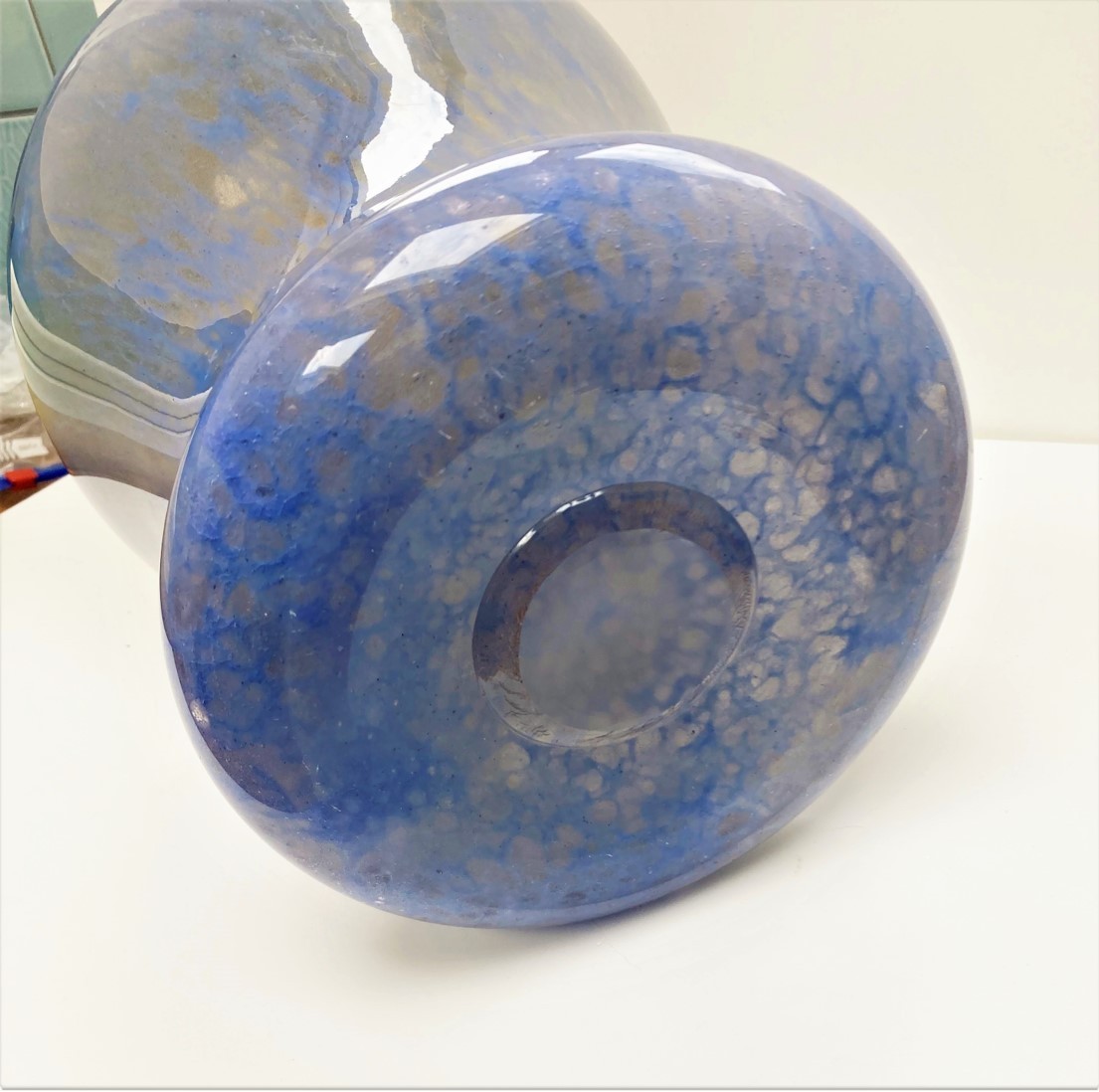 Unique, large sized, Monart Scottish Art Glass Vase - 45cm tall. - Image 5 of 6