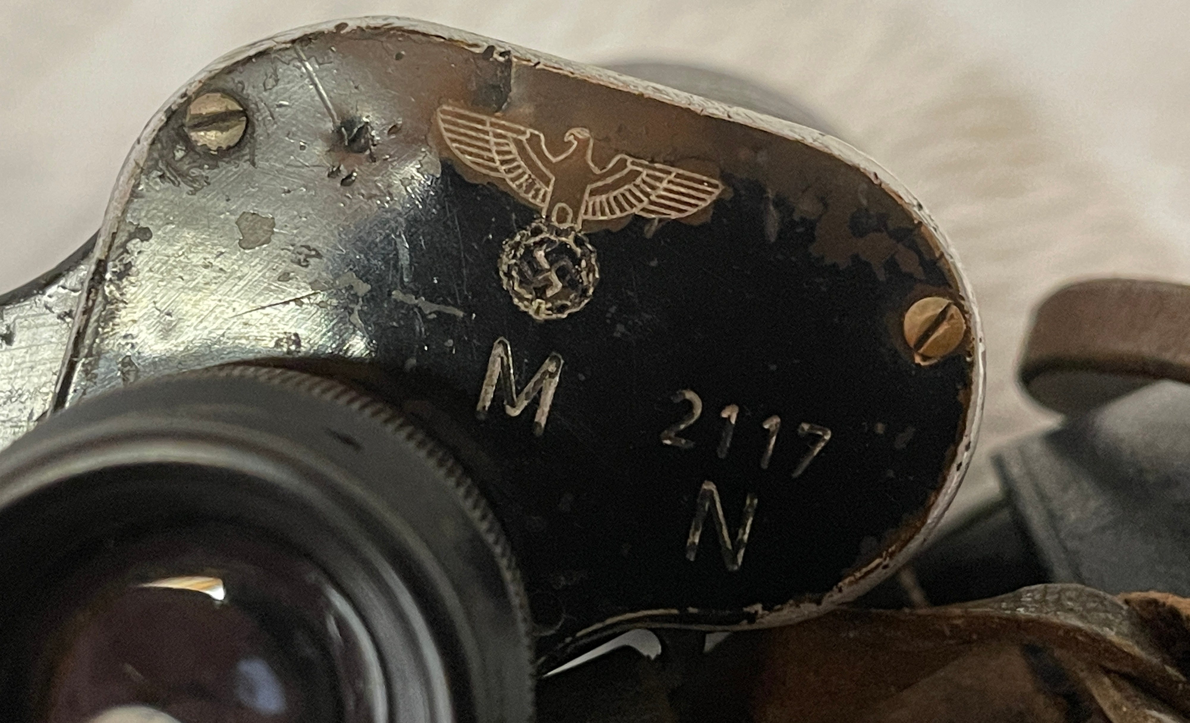 Pair of WW2 German Marine Binoculars 8 x 60 beh with Swastika mark. - Image 4 of 10