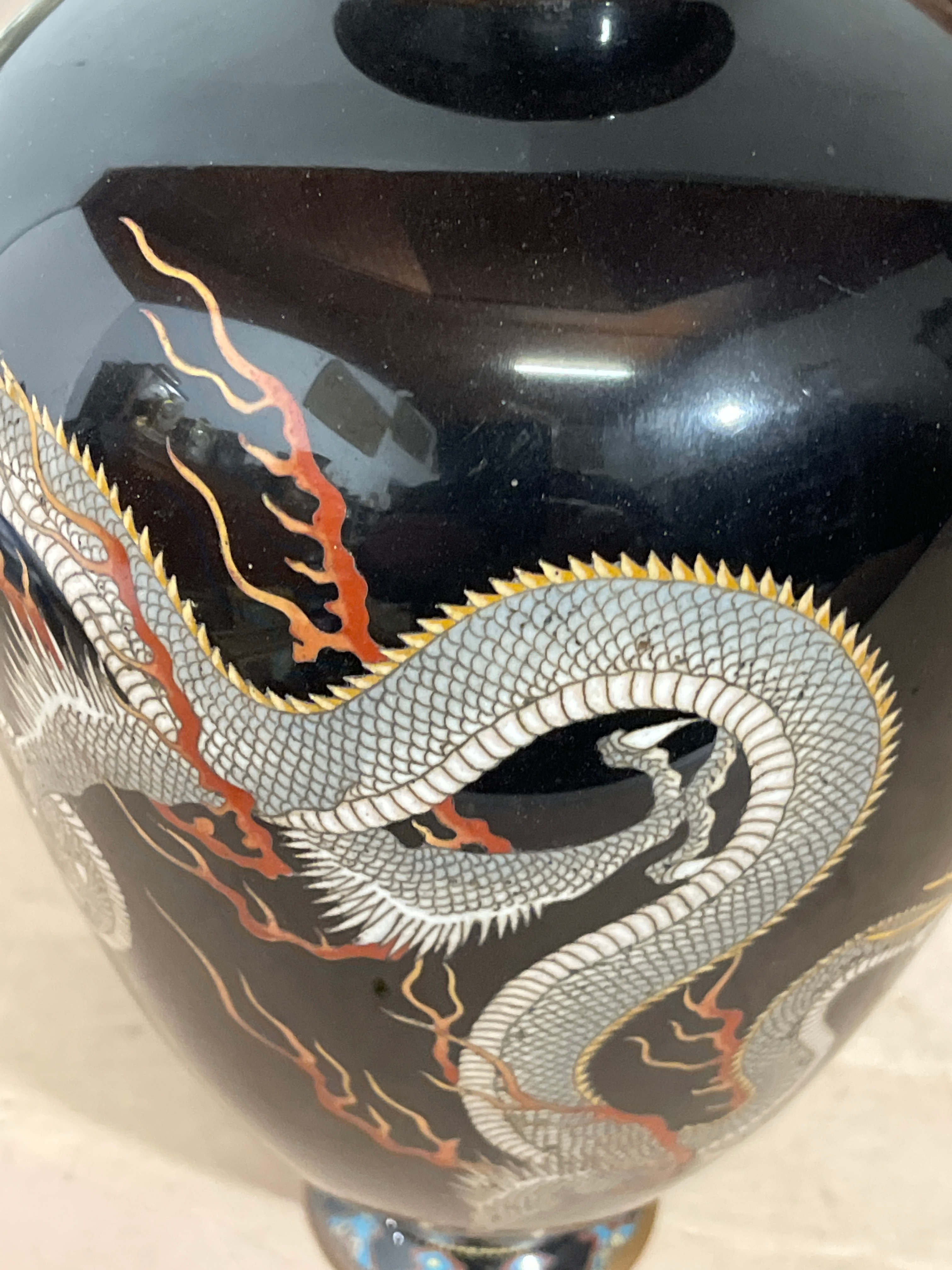Lot of Cloisonne Dragon Vase 240mm tall and 150mm wide. - Image 5 of 10
