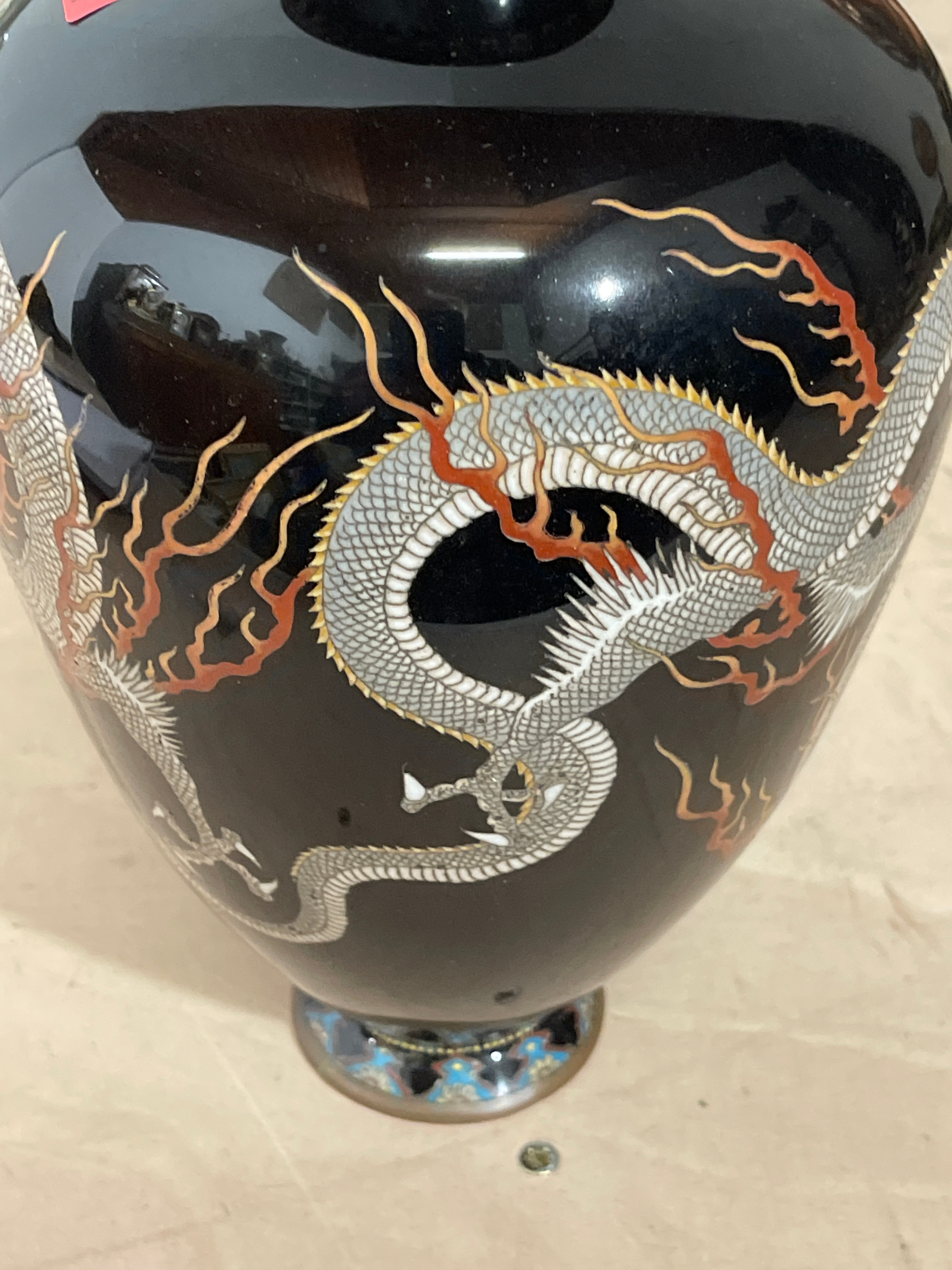 Lot of Cloisonne Dragon Vase 240mm tall and 150mm wide. - Image 3 of 10