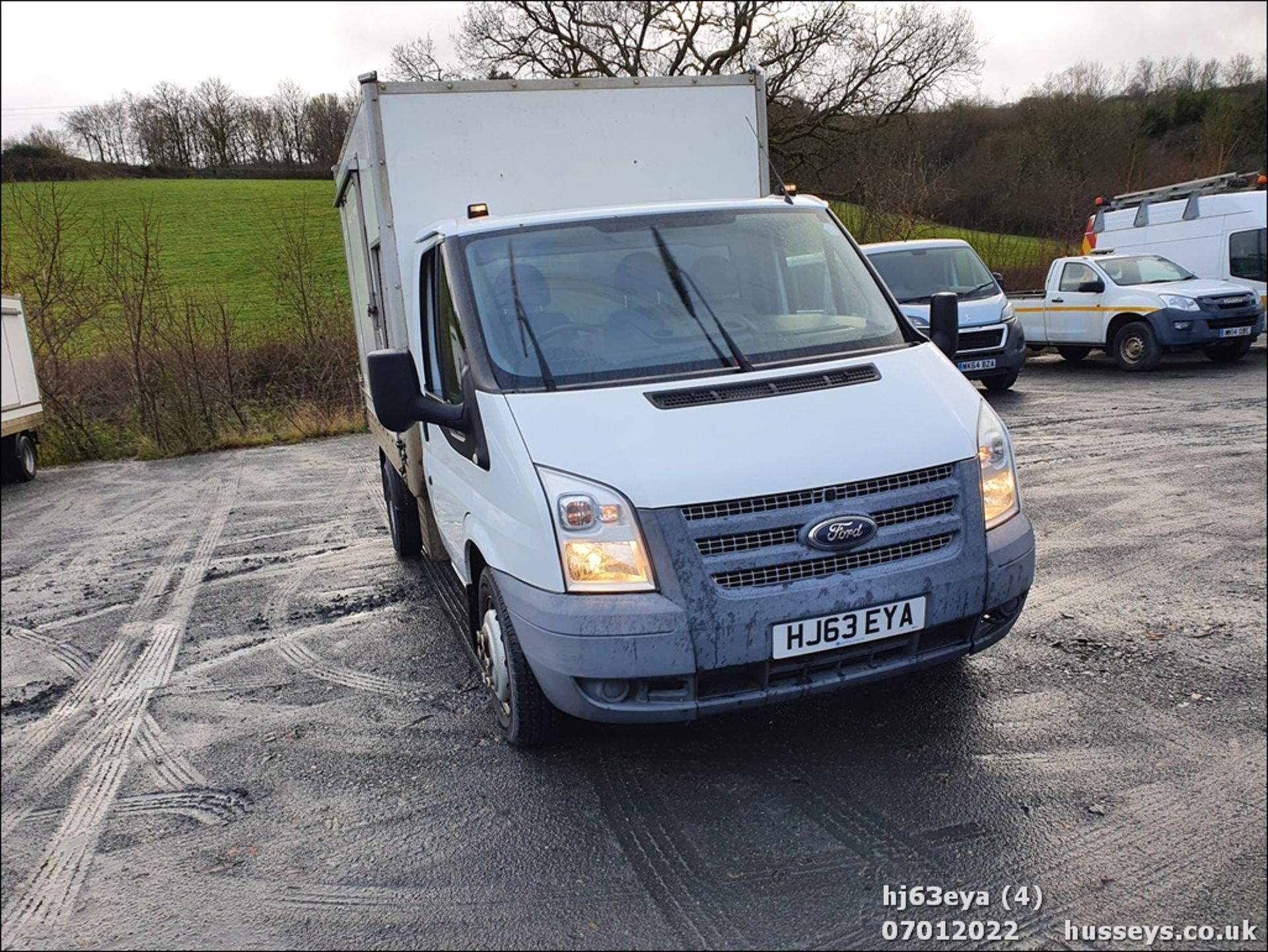 13/63 FORD TRANSIT 100 T350 RWD - 2198cc 3dr Tipper (White, 65k) - Image 4 of 32