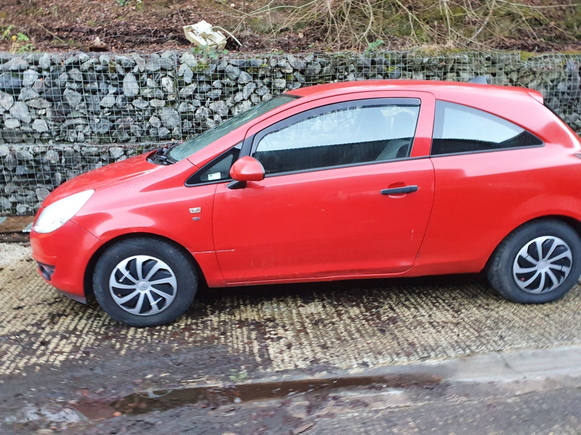 10/10 VAUXHALL CORSA S ECOFLEX - 998cc 3dr Hatchback (Red, 133k) - Image 7 of 28