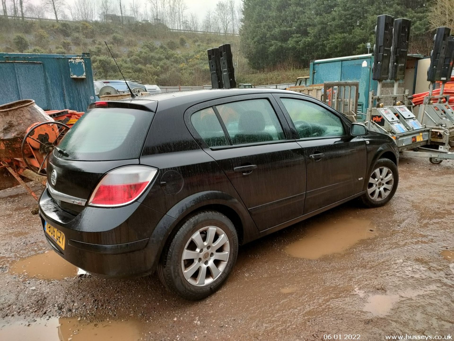 06/06 VAUXHALL ASTRA CLUB CDTI - 1686cc 5dr Hatchback (Black) - Image 16 of 22