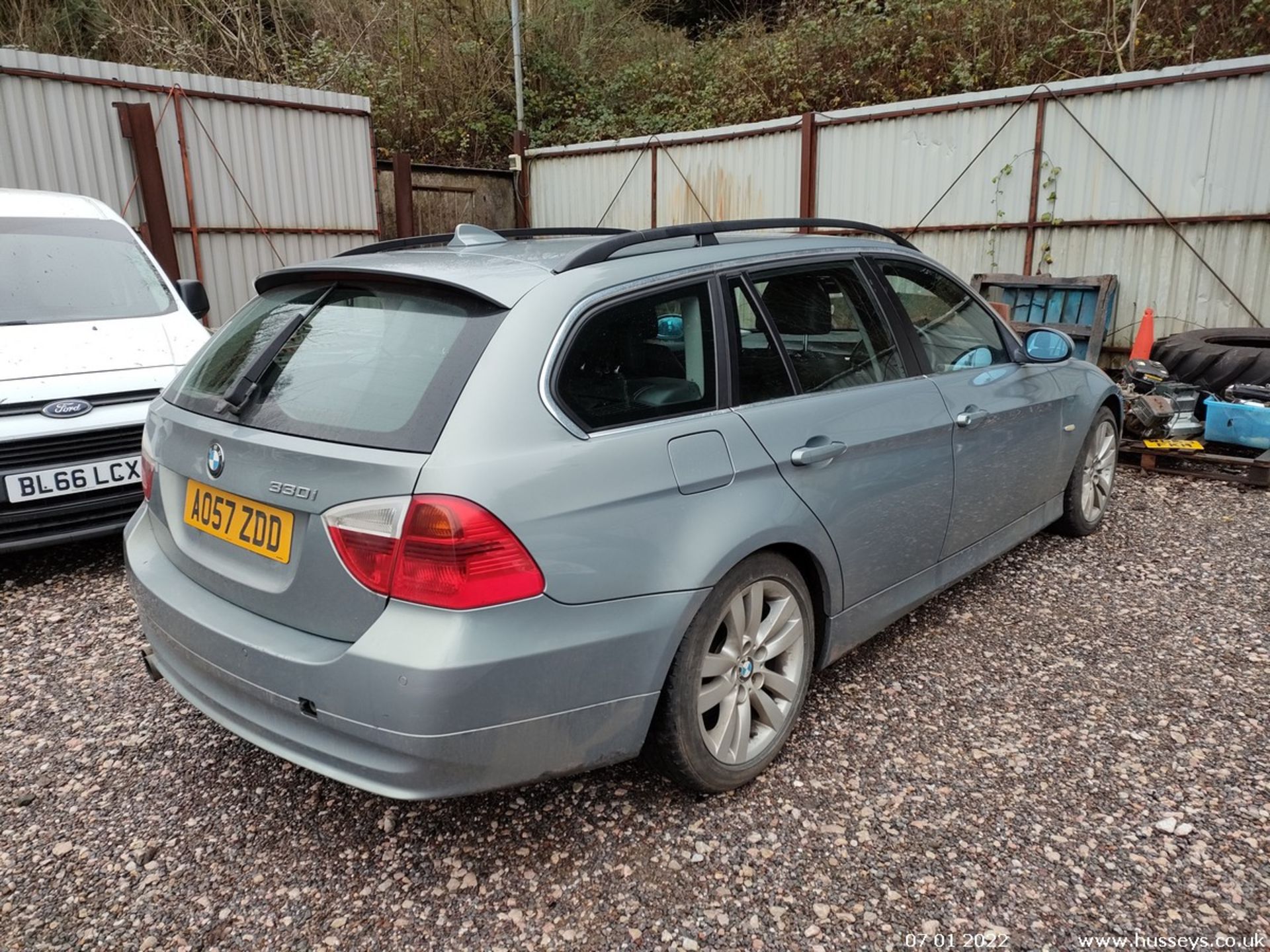 07/57 BMW 330I SE TOURING AUTO - 2996cc 5dr Estate (Blue/grey, 138k) - Image 6 of 23