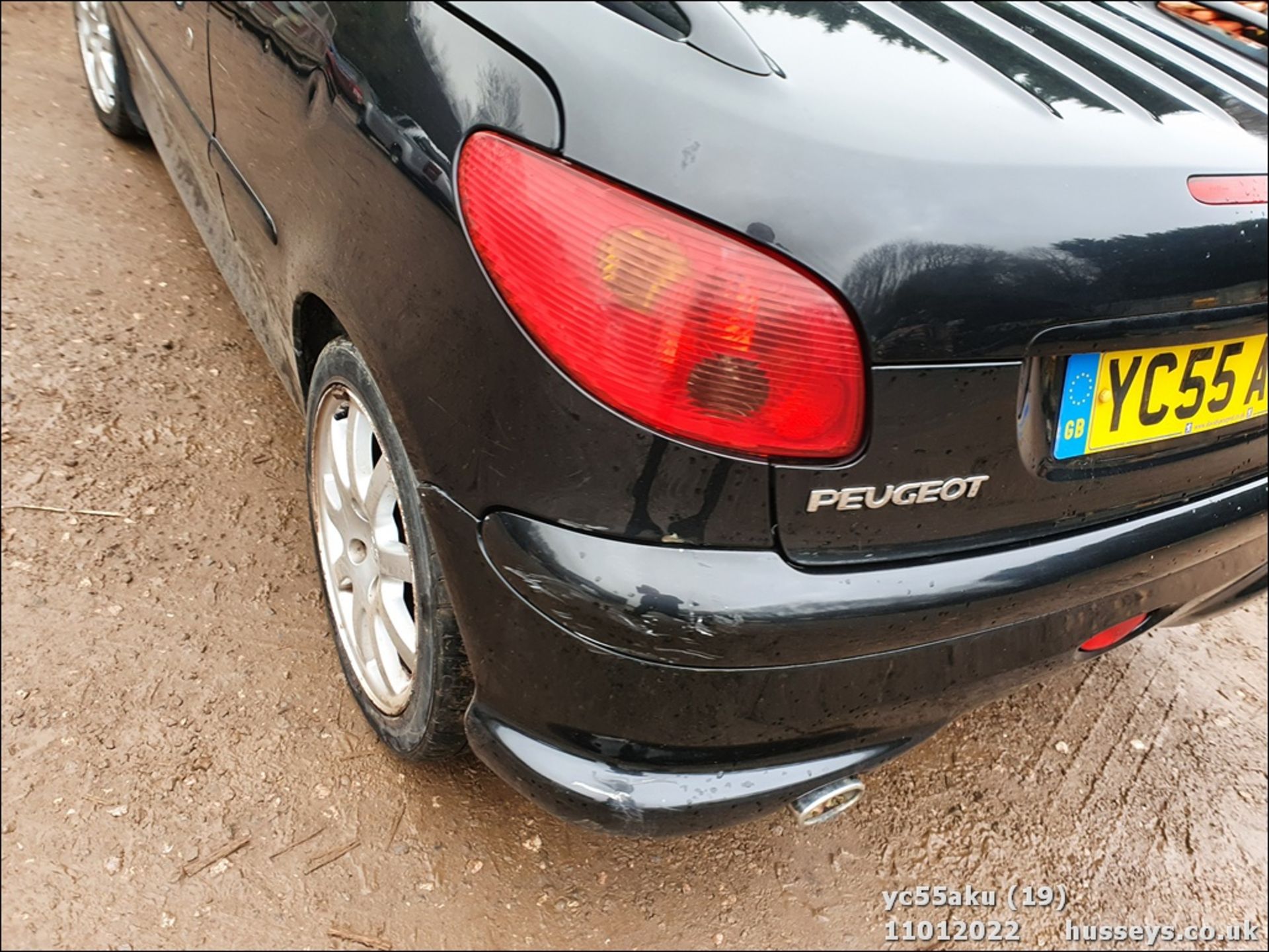 05/55 PEUGEOT 206 CC ALLURE HDI - 1560cc 2dr Convertible (Black, 100k) - Image 19 of 28