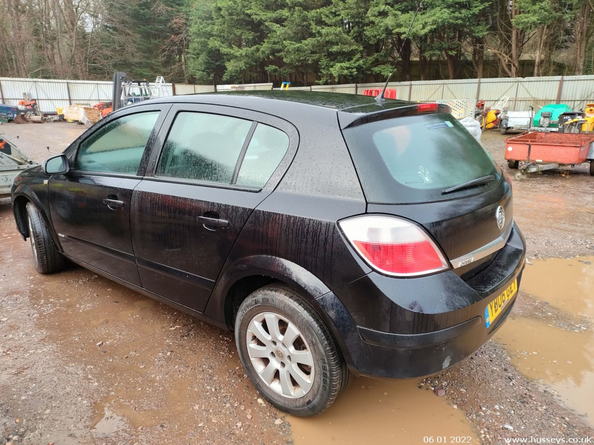 06/06 VAUXHALL ASTRA CLUB CDTI - 1686cc 5dr Hatchback (Black) - Image 11 of 22