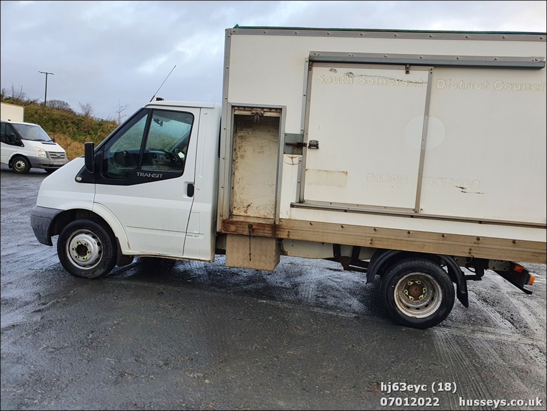 13/63 FORD TRANSIT 100 T350 RWD - 2198cc 3dr Tipper (White, 126k) - Image 20 of 34