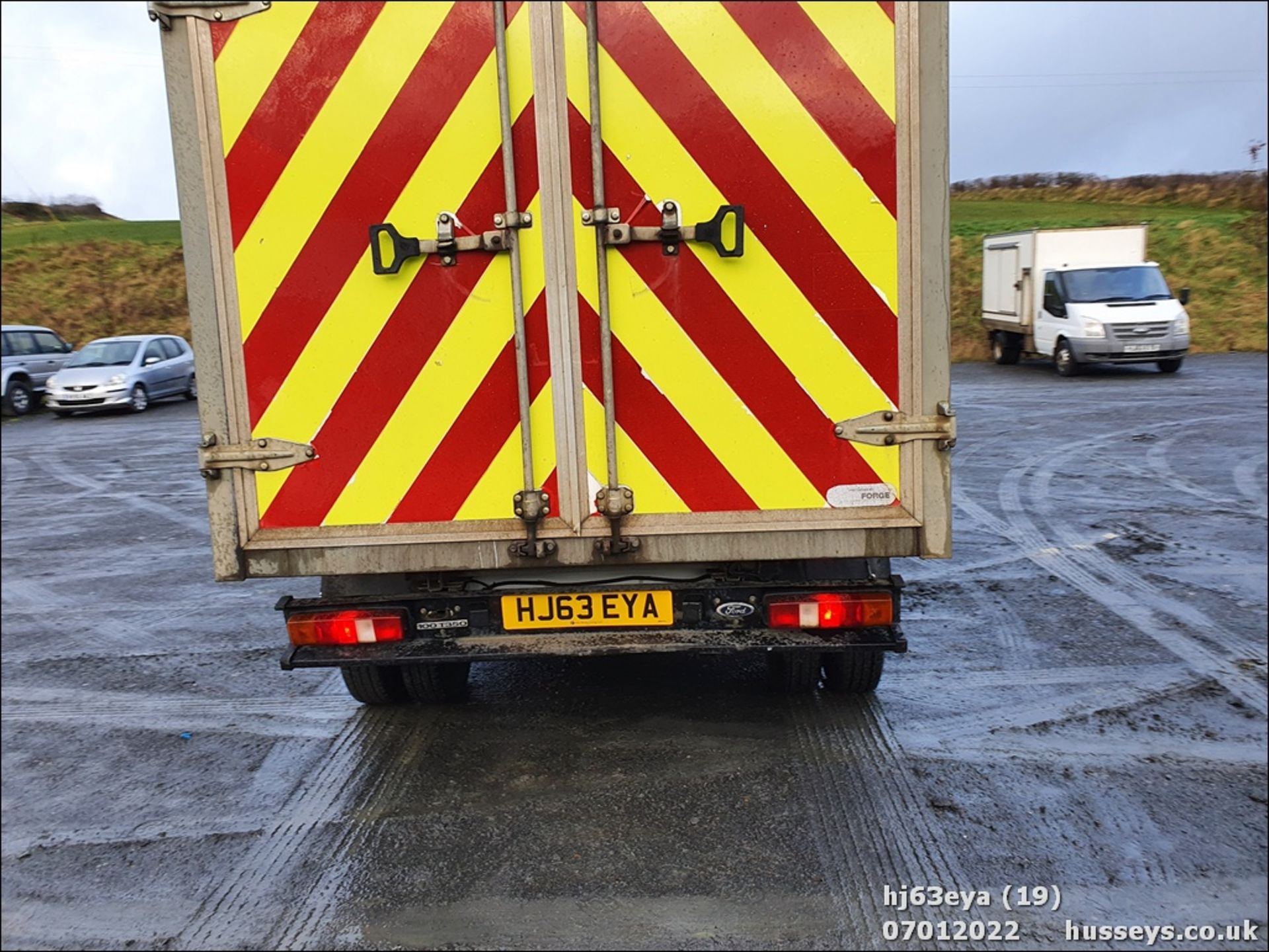 13/63 FORD TRANSIT 100 T350 RWD - 2198cc 3dr Tipper (White, 65k) - Image 19 of 32