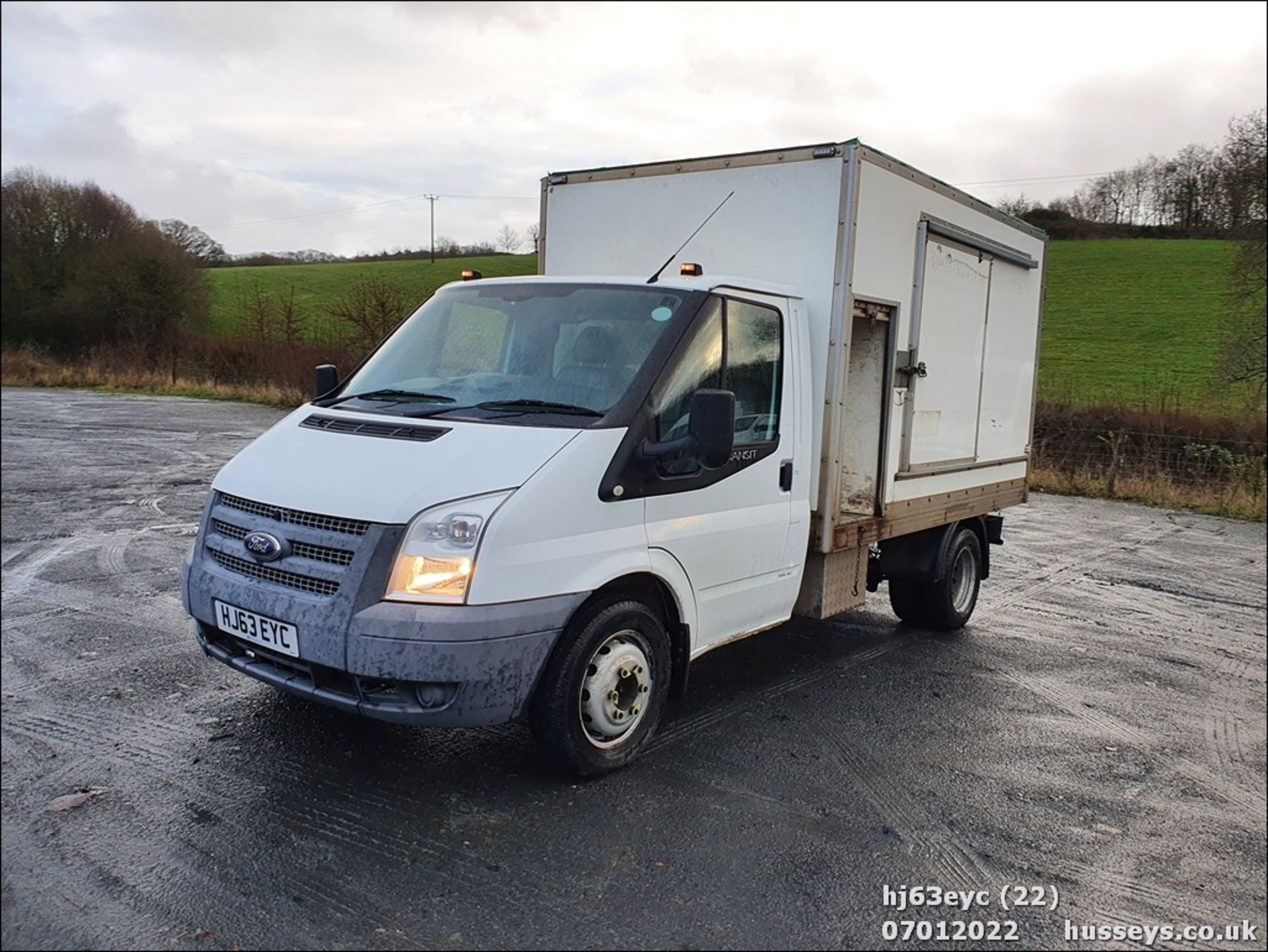 13/63 FORD TRANSIT 100 T350 RWD - 2198cc 3dr Tipper (White, 126k) - Image 24 of 34