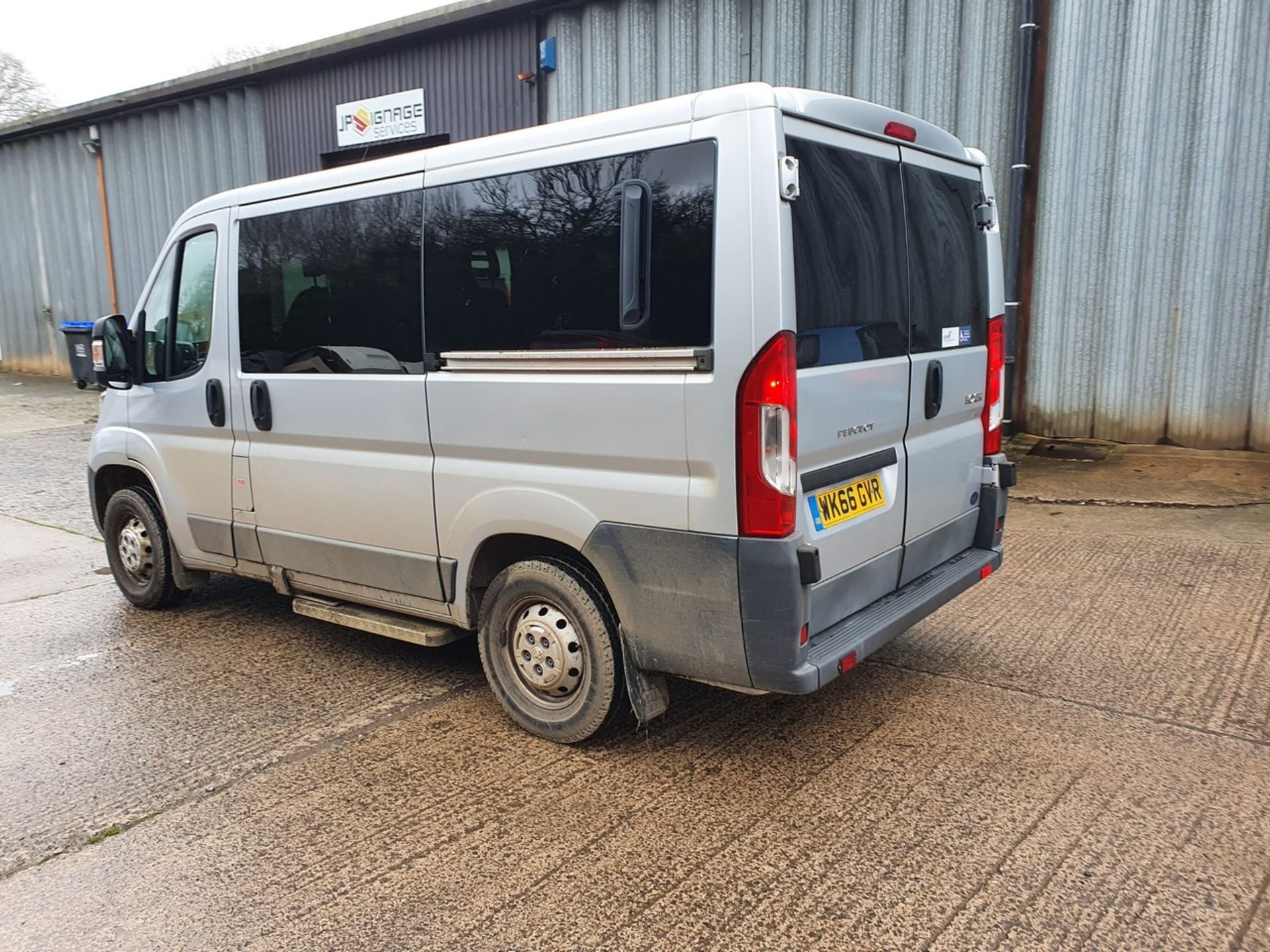 16/66 PEUGEOT BOXER 333 L1H1 HDI - 2198cc 5dr Minibus (Silver, 16k) - Image 17 of 33