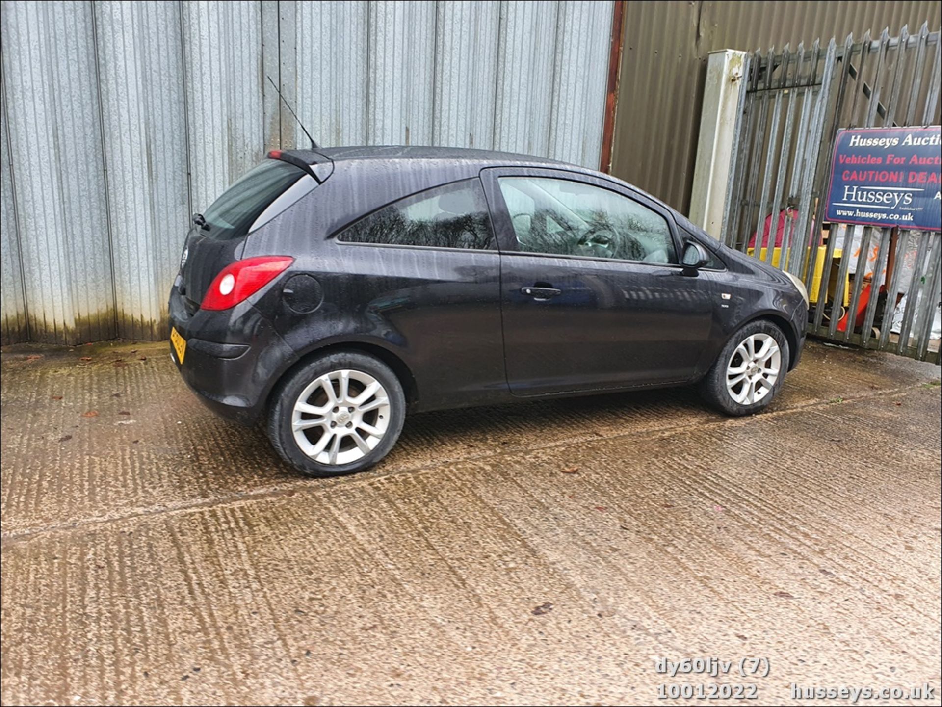 10/60 VAUXHALL CORSA SXI - 1398cc 3dr Hatchback (Black, 78k) - Image 7 of 25