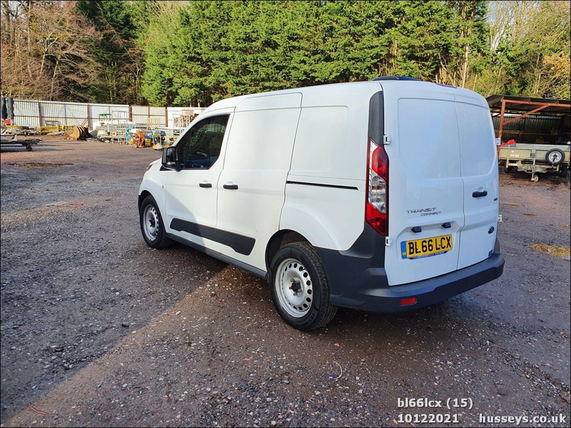 17/66 FORD TRANSIT CONNECT 200 TRND - 998cc 5dr Van (White, 128k) - Image 15 of 24