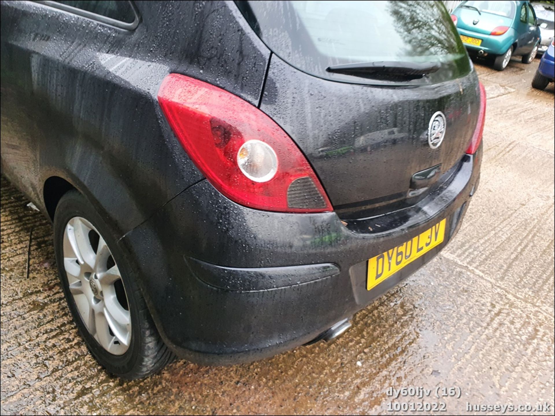 10/60 VAUXHALL CORSA SXI - 1398cc 3dr Hatchback (Black, 78k) - Image 16 of 25