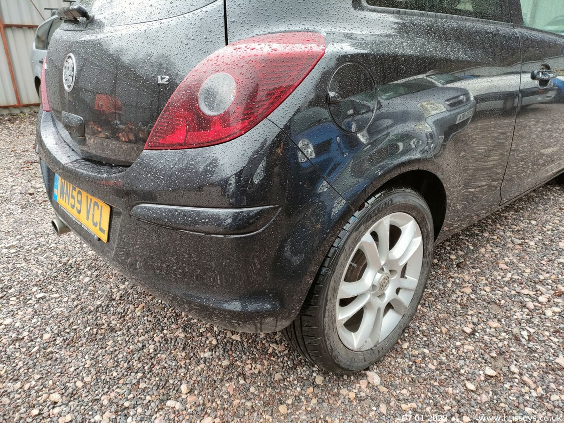 09/59 VAUXHALL CORSA SXI A/C - 1229cc 3dr Hatchback (Black, 125k) - Image 13 of 20