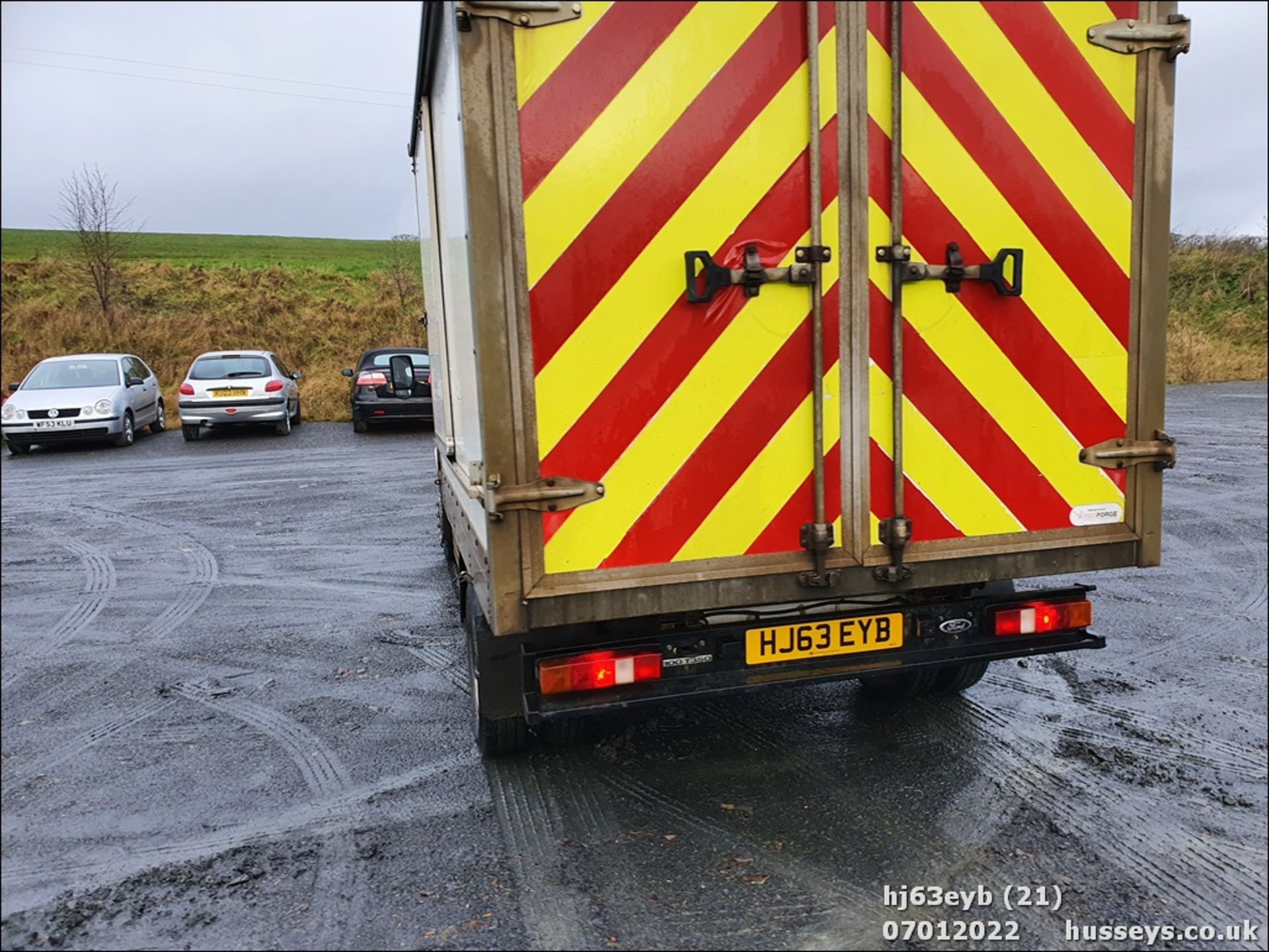 13/63 FORD TRANSIT 100 T350 RWD - 2198cc 3dr Tipper (White, 136k) - Image 18 of 28