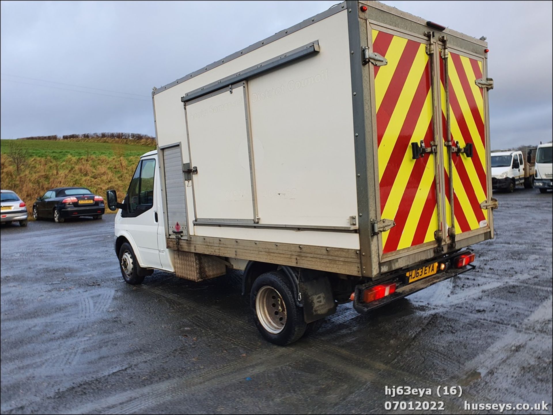 13/63 FORD TRANSIT 100 T350 RWD - 2198cc 3dr Tipper (White, 65k) - Image 16 of 32