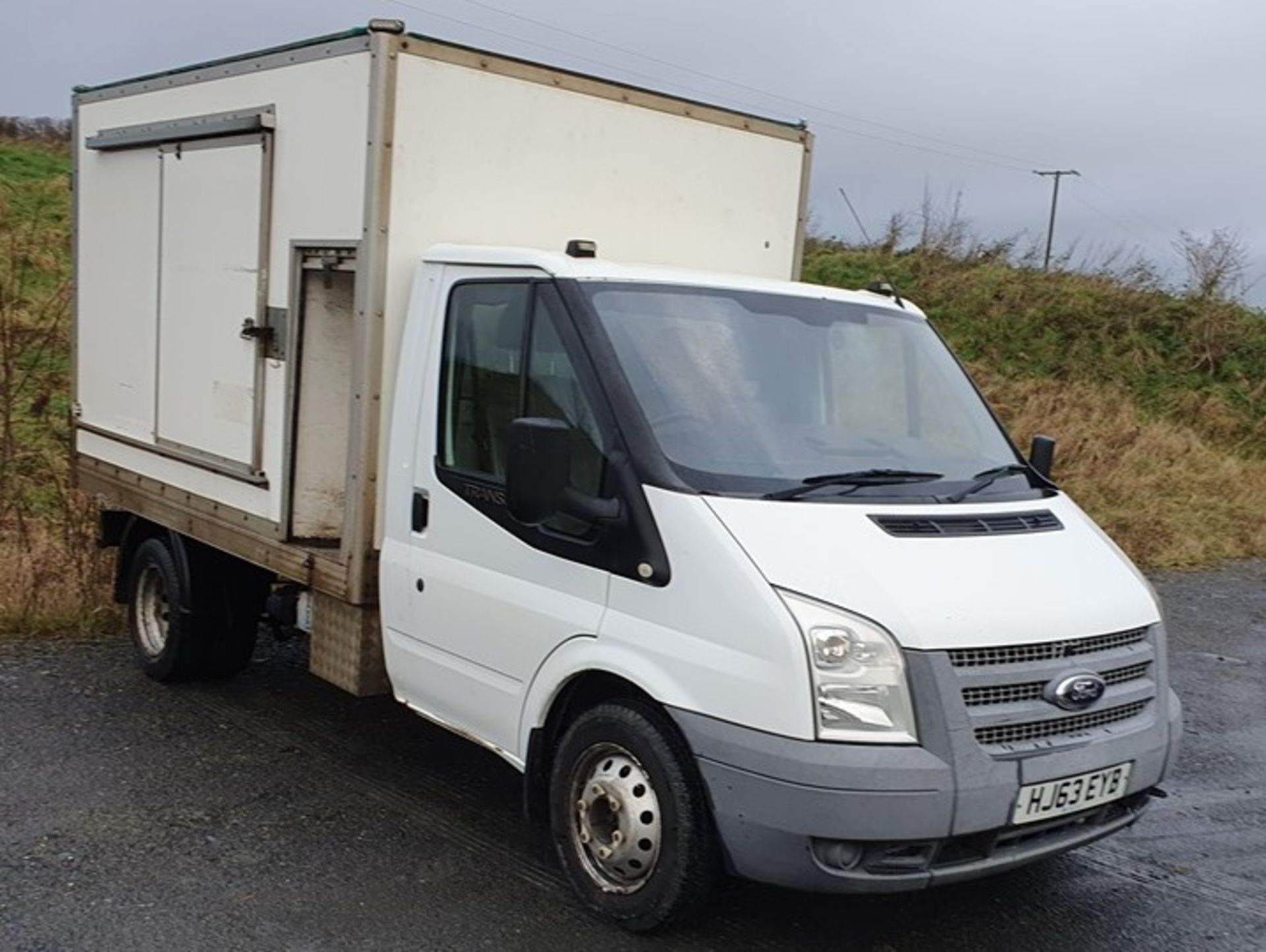 13/63 FORD TRANSIT 100 T350 RWD - 2198cc 3dr Tipper (White, 136k)