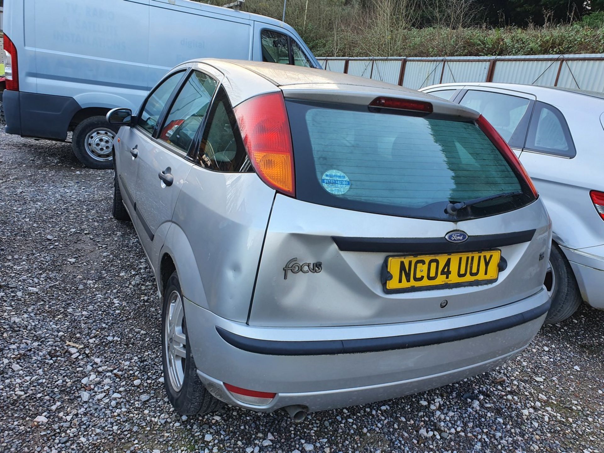 04/04 FORD FOCUS ZETEC AUTO - 1596cc 5dr Hatchback (Silver, 86k) - Image 21 of 39