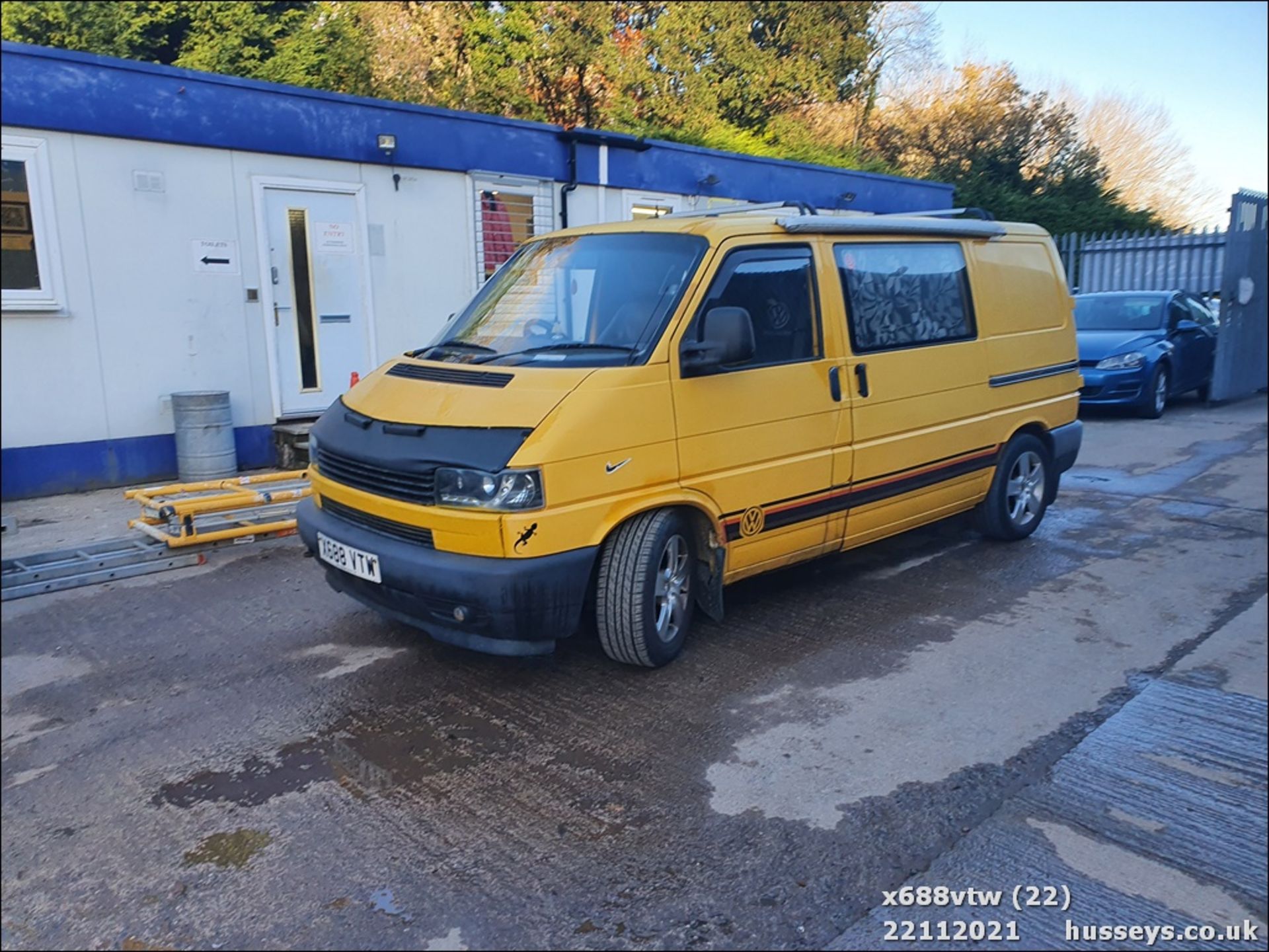 2000 VOLKSWAGEN TRANSPORTER TDI SWB - 2461cc 5dr Van (Yellow, 255k) - Image 21 of 56