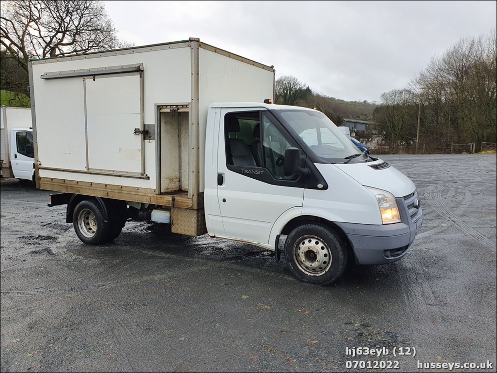 13/63 FORD TRANSIT 100 T350 RWD - 2198cc 3dr Tipper (White, 136k) - Image 8 of 28